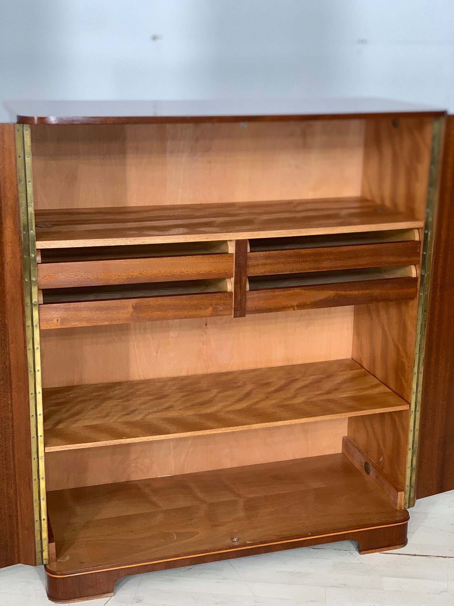 Armoire à linge vintage, buffet haut, commode, lavabo