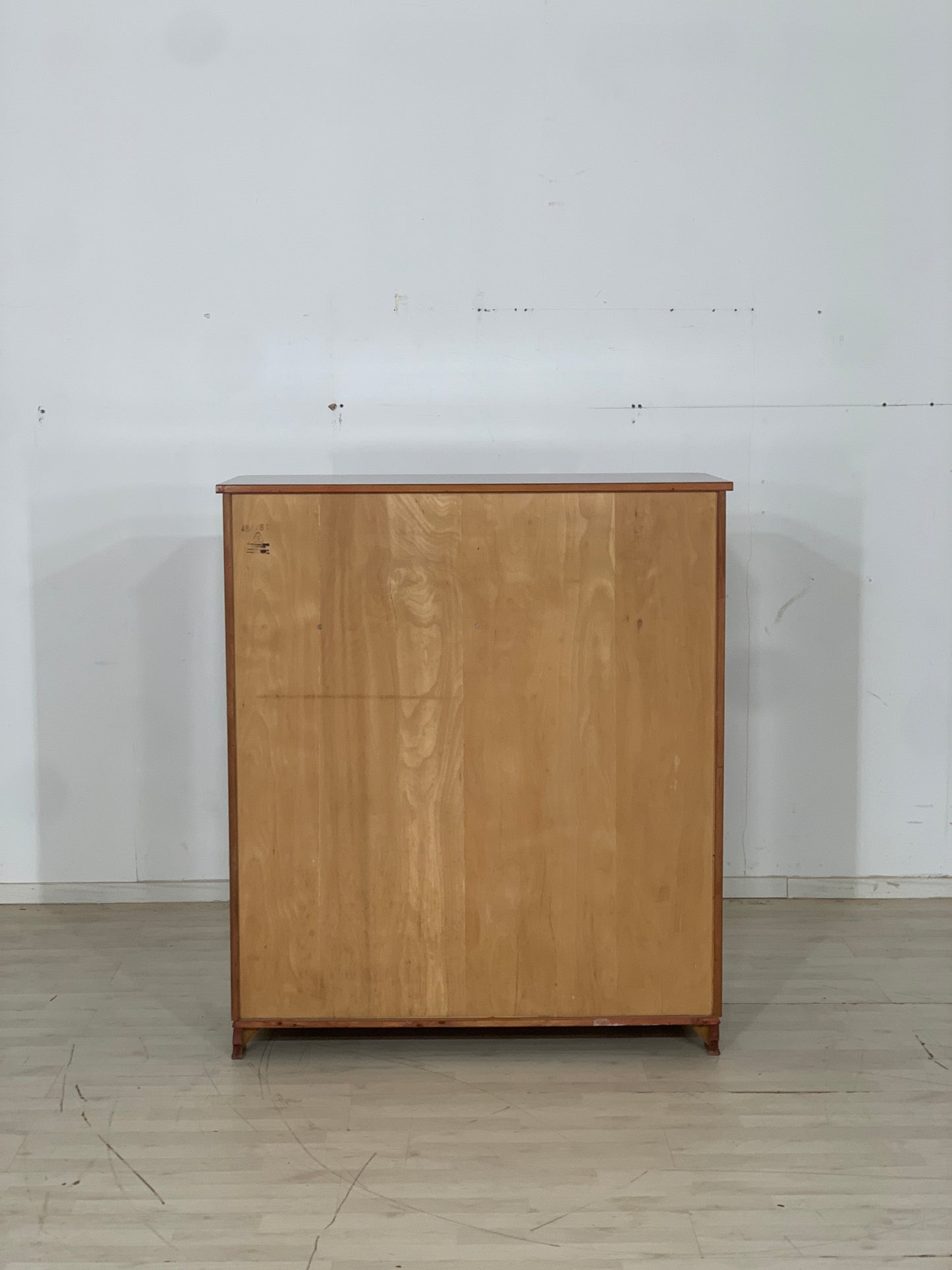 Armoire à linge vintage, buffet haut, commode, lavabo