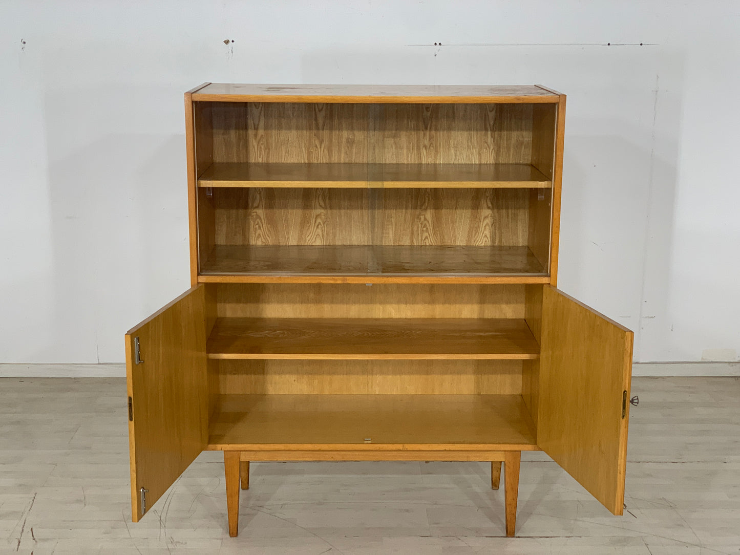 Vintage Hellerau Highboard Wohnzimmerschrank Vitrine