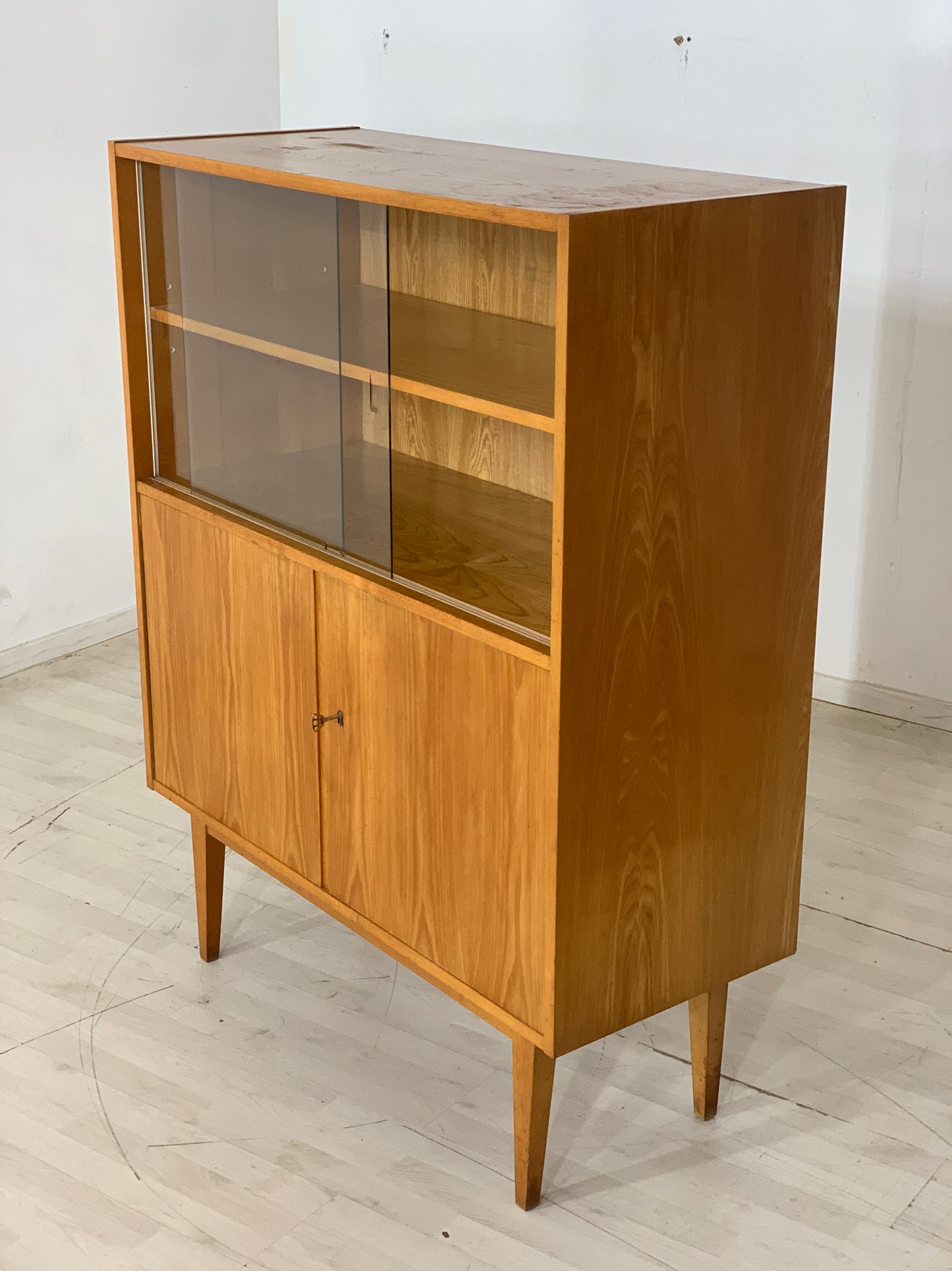 Vintage Hellerau Highboard Wohnzimmerschrank Vitrine