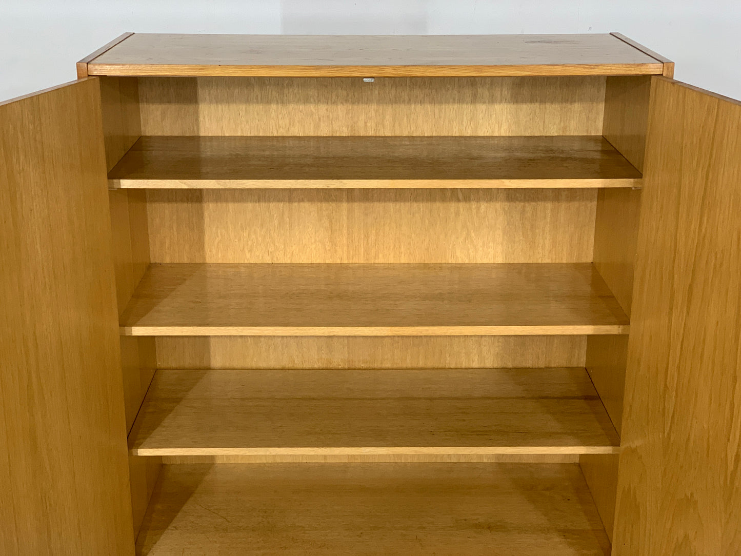 Armoire à linge vintage Hellerau