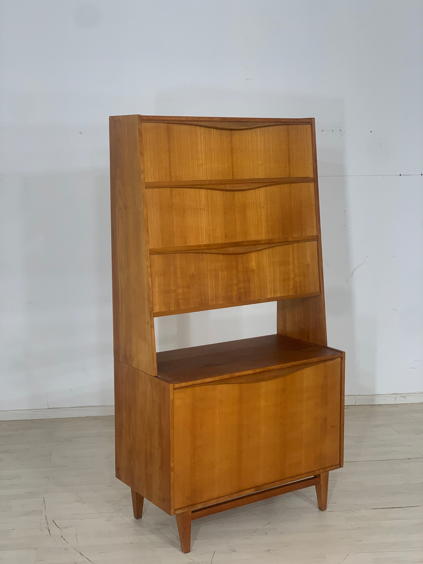 Armoire à linge vintage Hellerau