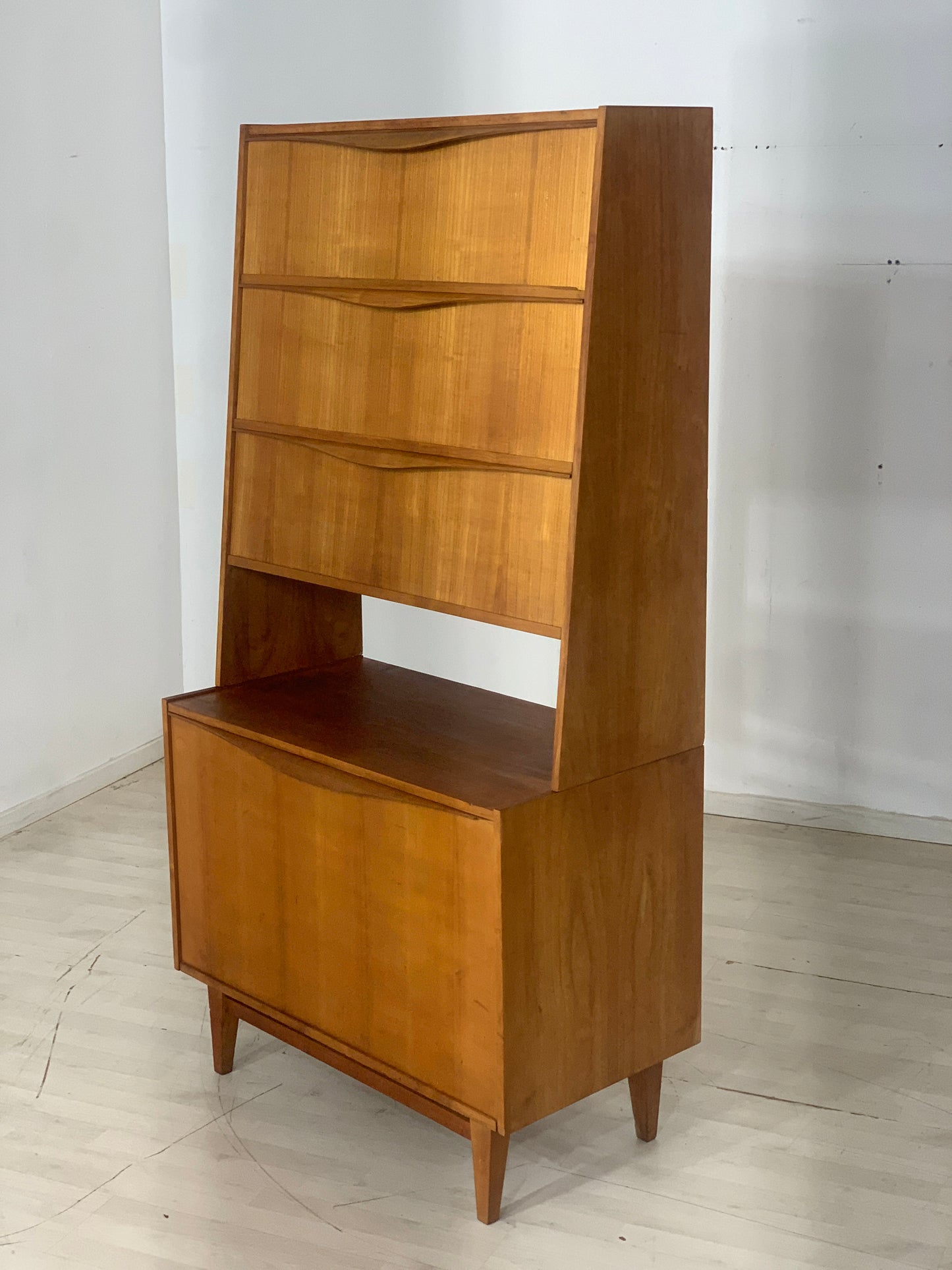 Armoire à linge vintage Hellerau