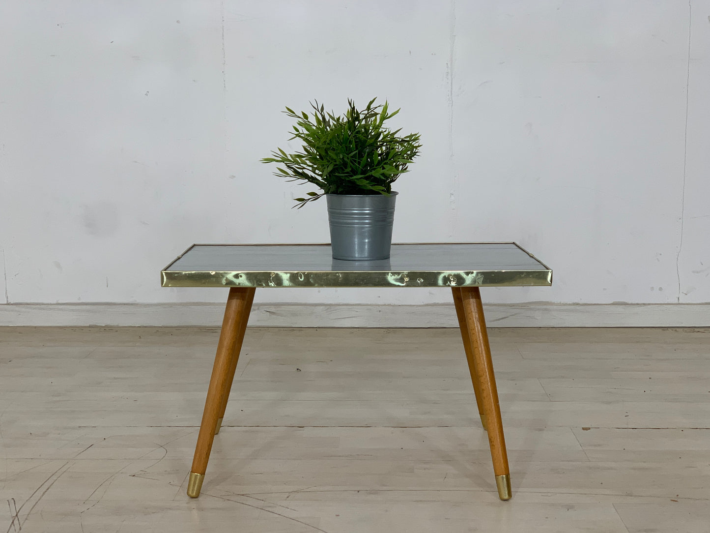 Table d'appoint vintage du milieu du siècle