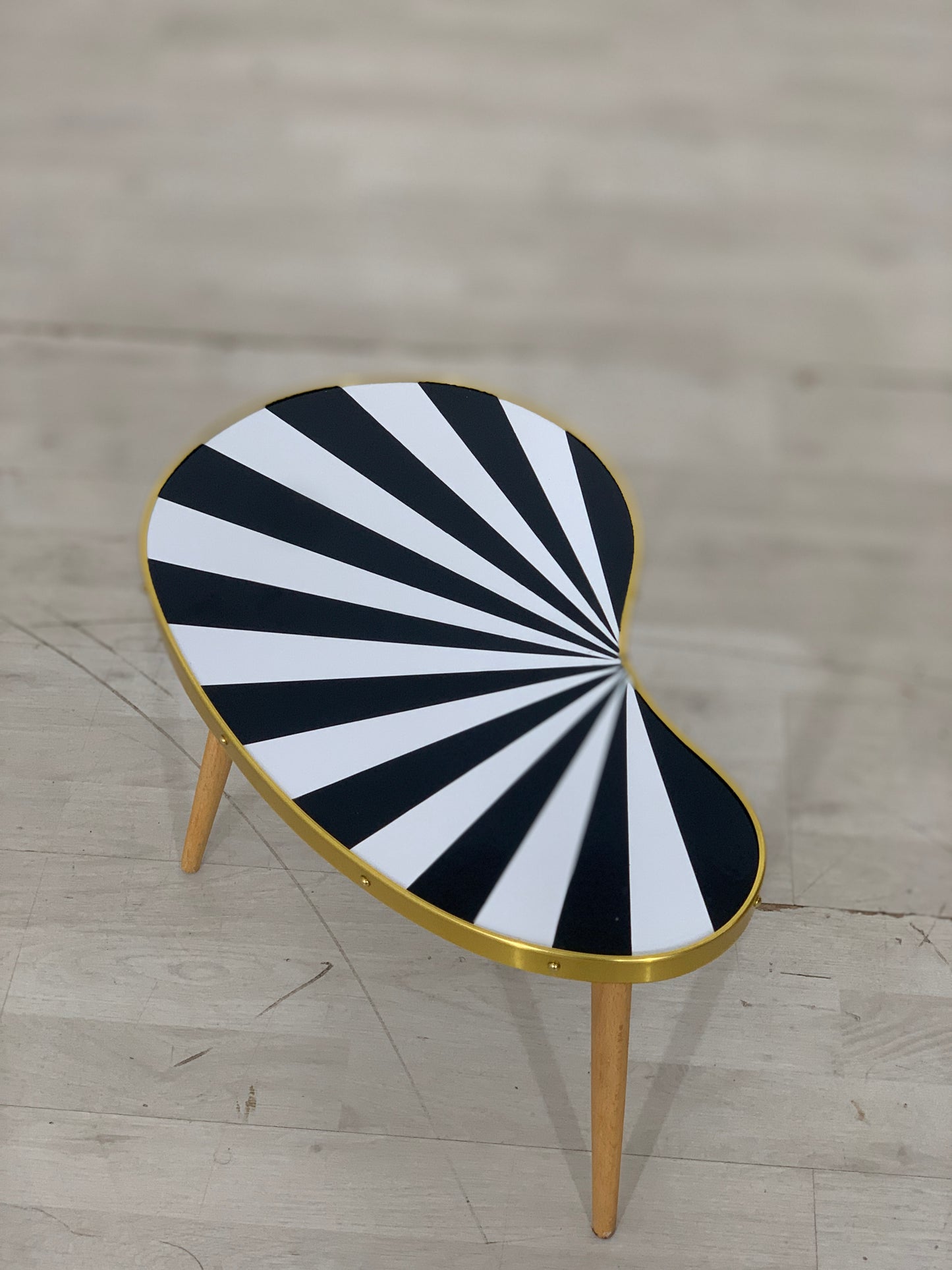 Table basse vintage en forme de rein, banc à fleurs