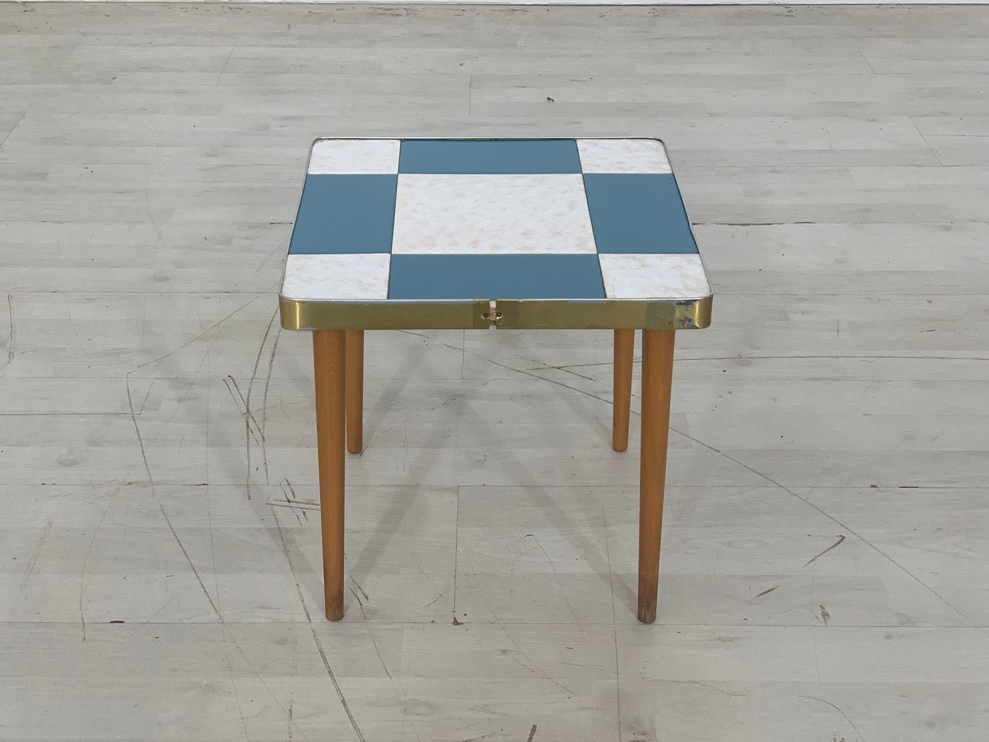 Table d'appoint vintage mignonne en forme de rein, table à fleurs, table de rangement