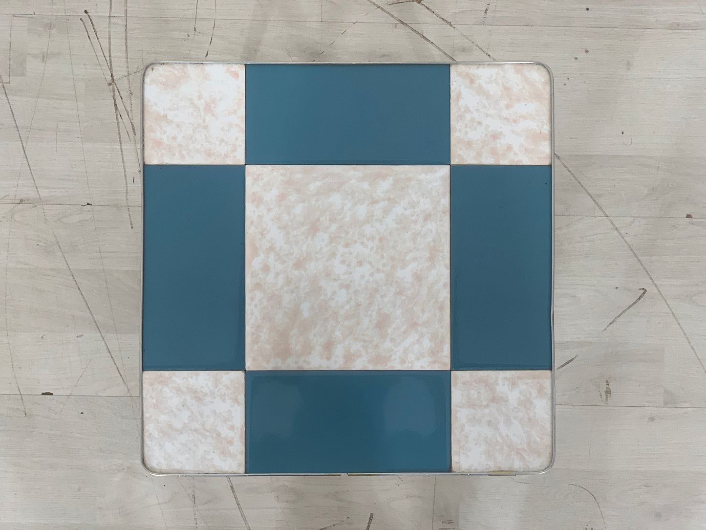 Table d'appoint vintage mignonne en forme de rein, table à fleurs, table de rangement