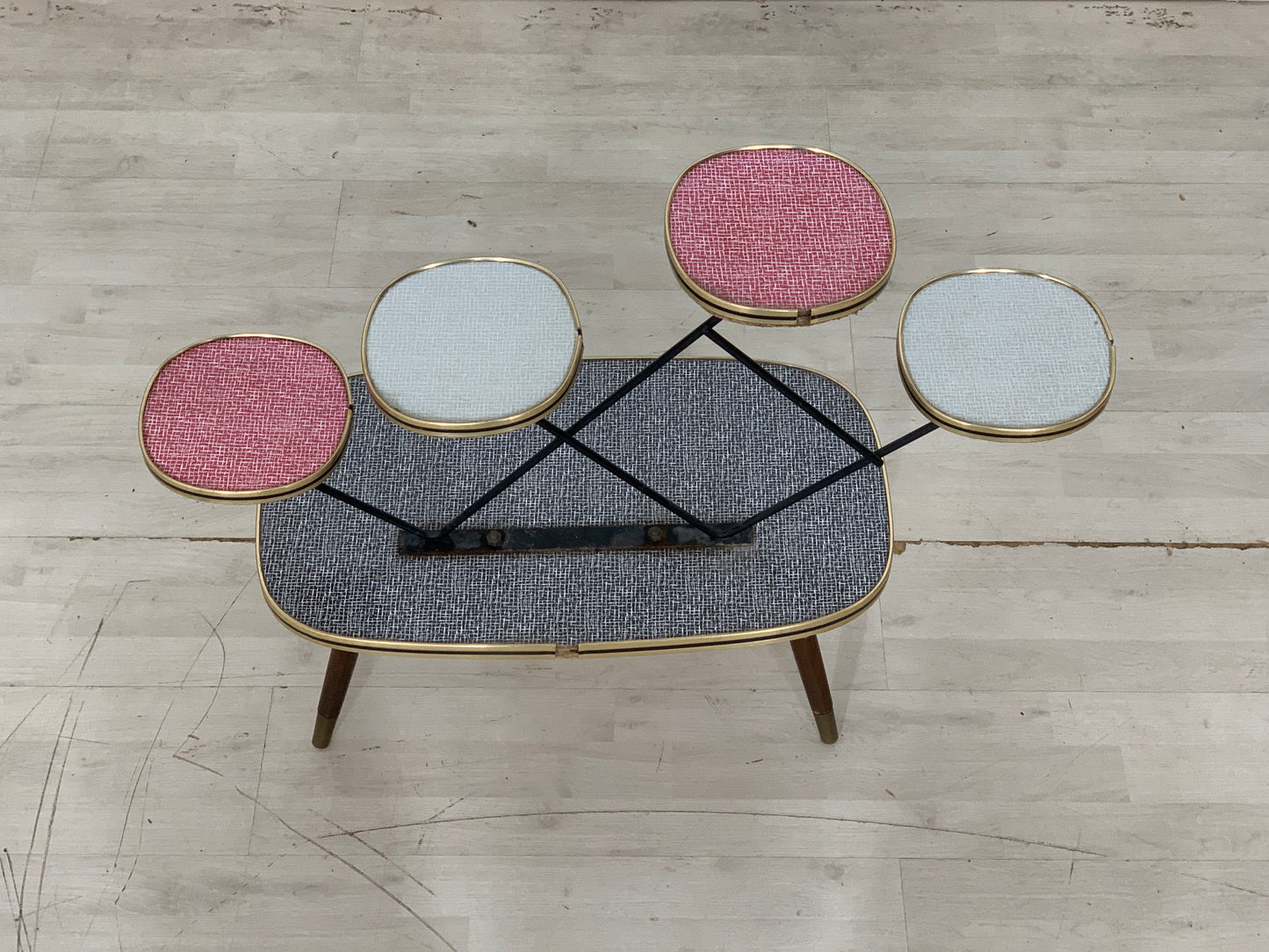 Table d'appoint vintage à fleurs, table à plusieurs niveaux