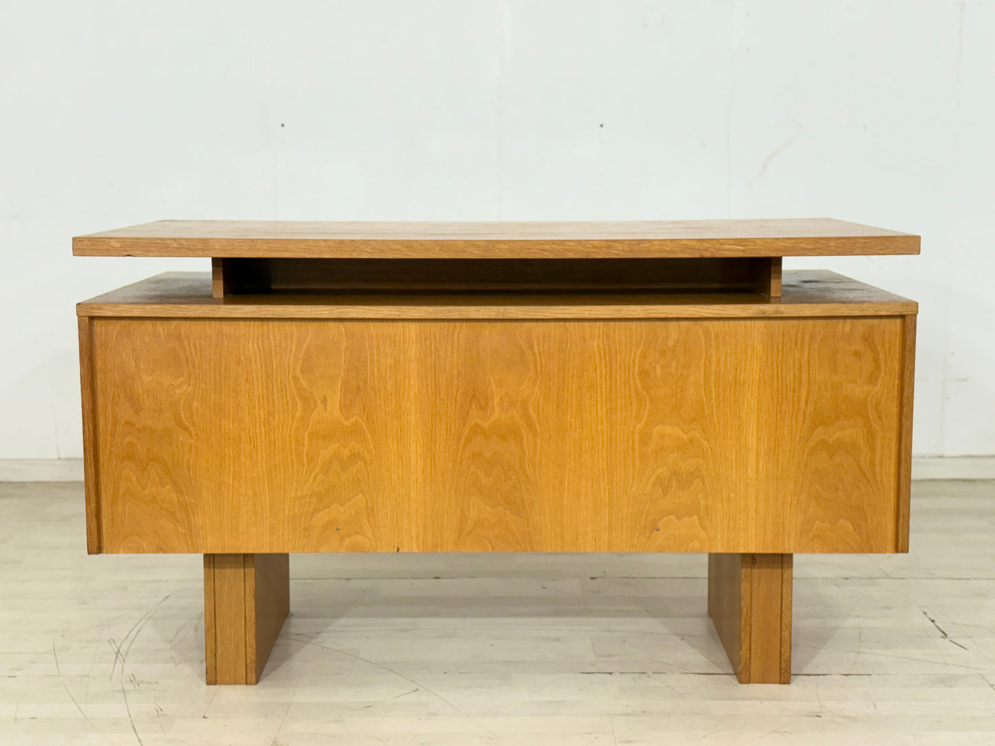 Sehr schöner Mid-Century Schreibtisch / Bürotisch / Vintage Arbeitstisch / Freistehend