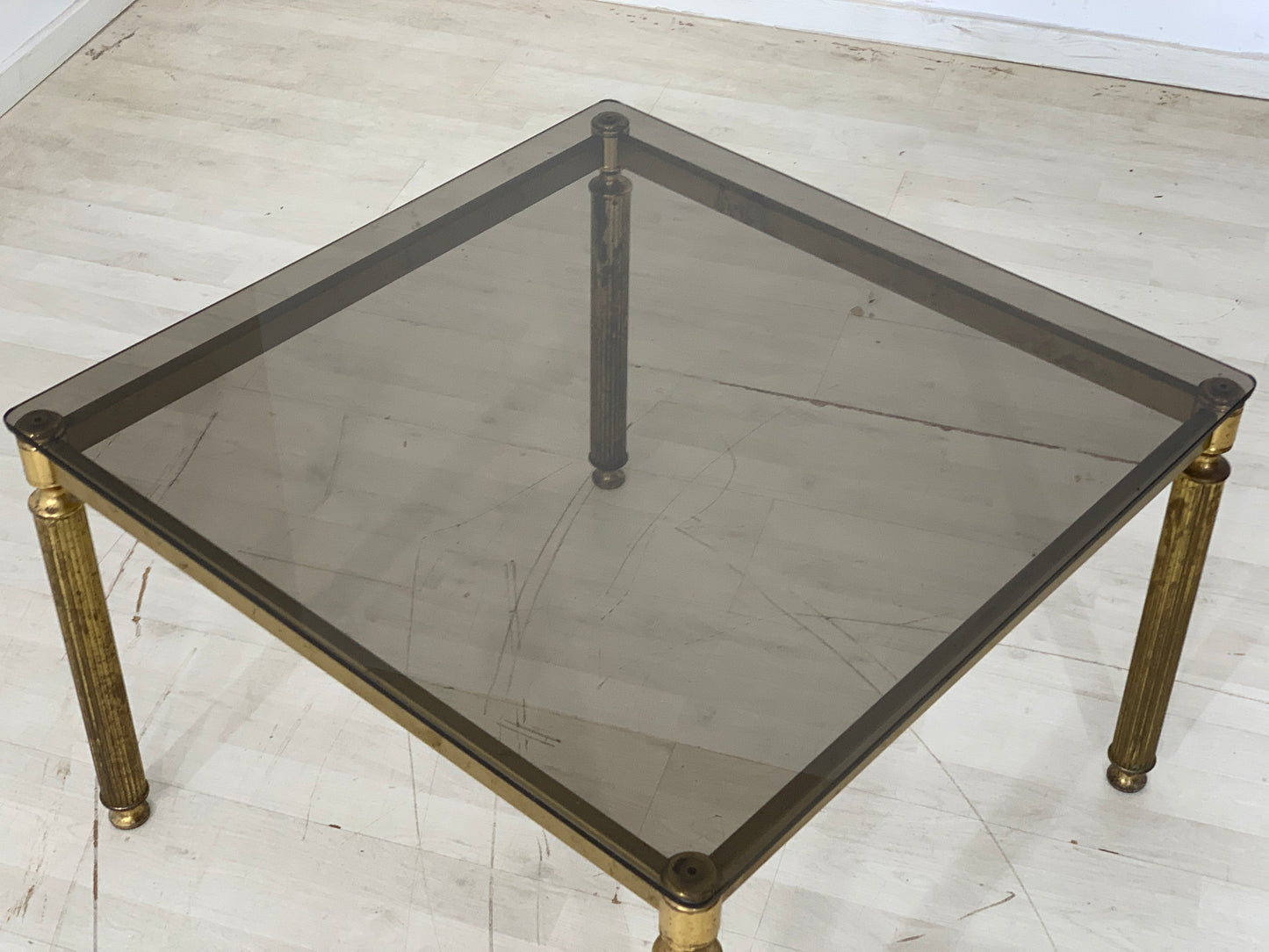 Table basse vintage en laiton et verre, table d'appoint