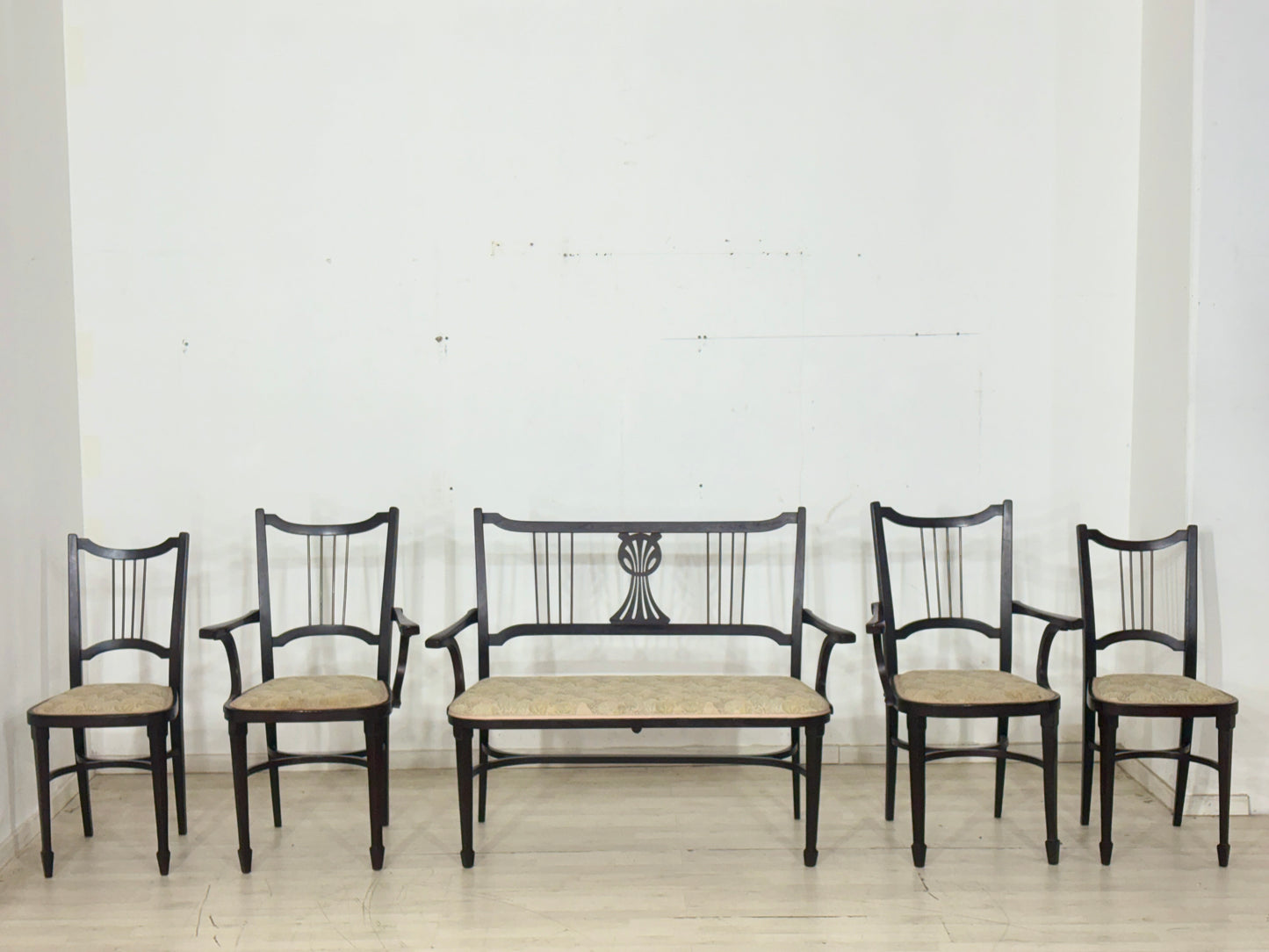 4 Original Thonet Stühle um 1900 – Jugendstil / Wiener Esszimmerstühle mit Messing-Rückenlehne