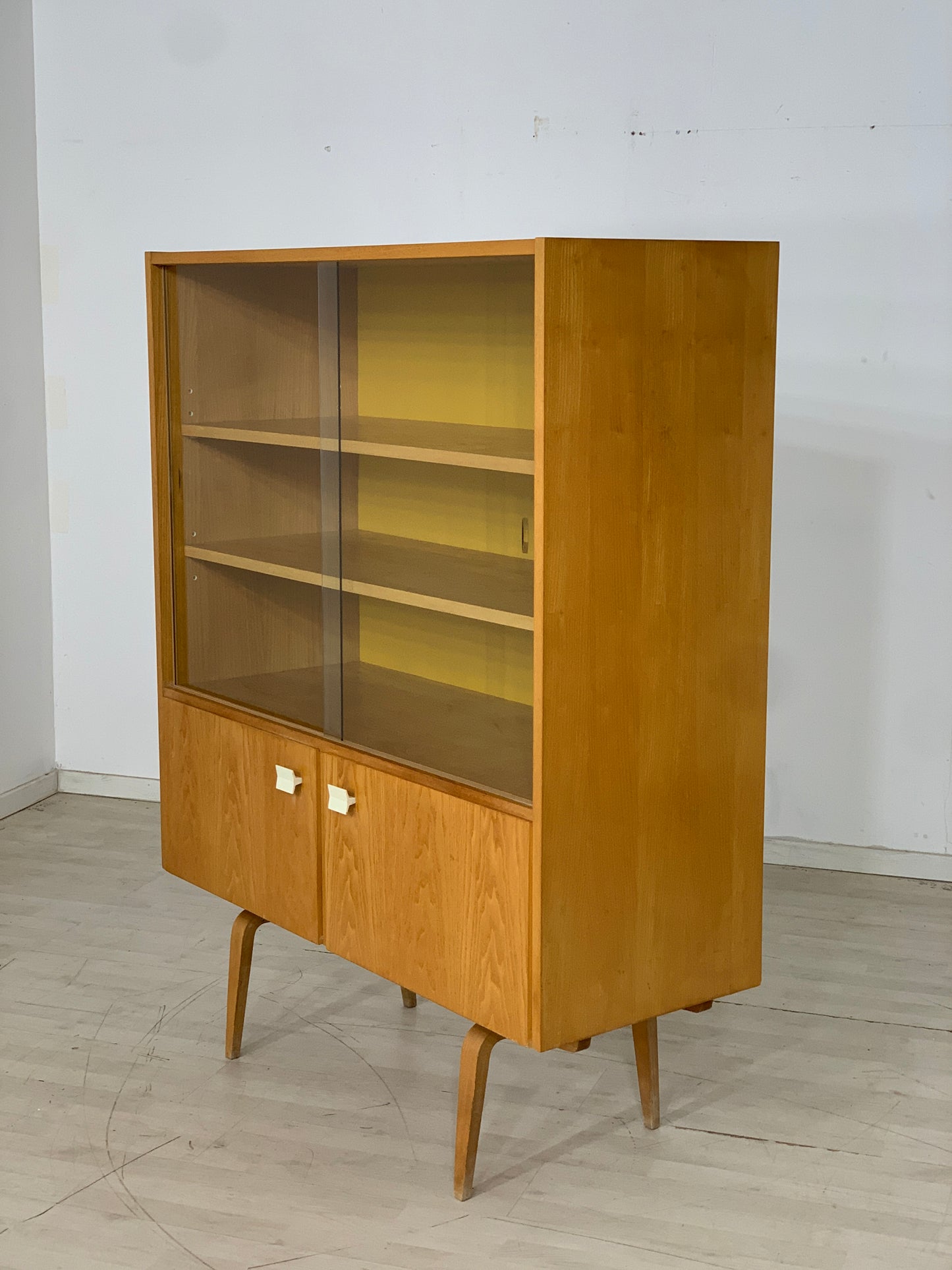 Mid Century Hellerau Vitrine Schrank Highboard Serie 427/D