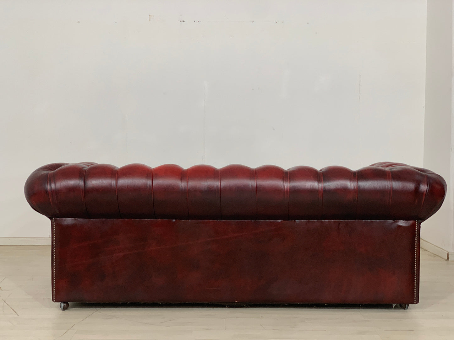 Original Chesterfield Couch Sofa 3-Sitzer Ledercouch Oxblood