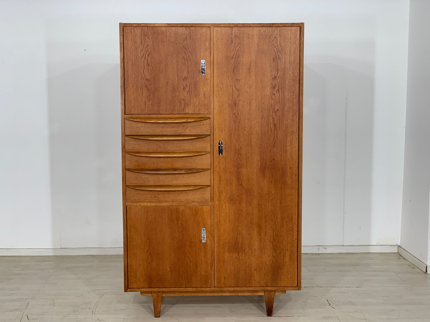 Mid Century Hellerau Kleiderschrank Schrank Wardrobe Vintage