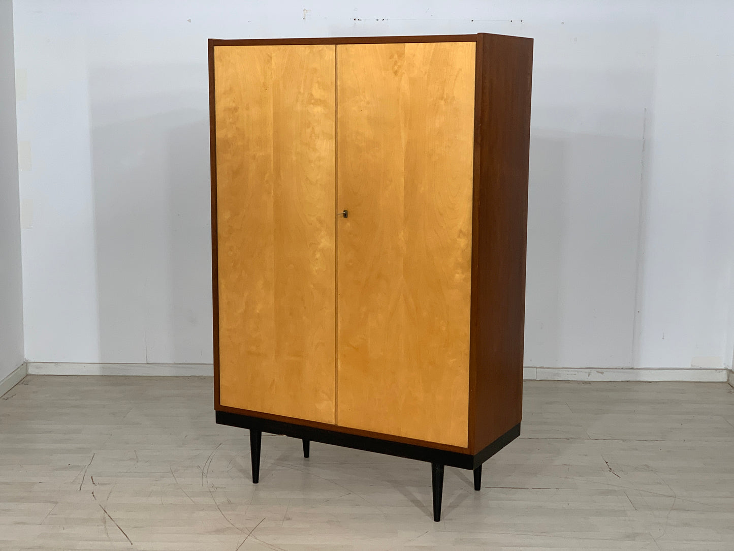 Mid Century Wäscheschrank Schrank Kleiderschrank Vintage