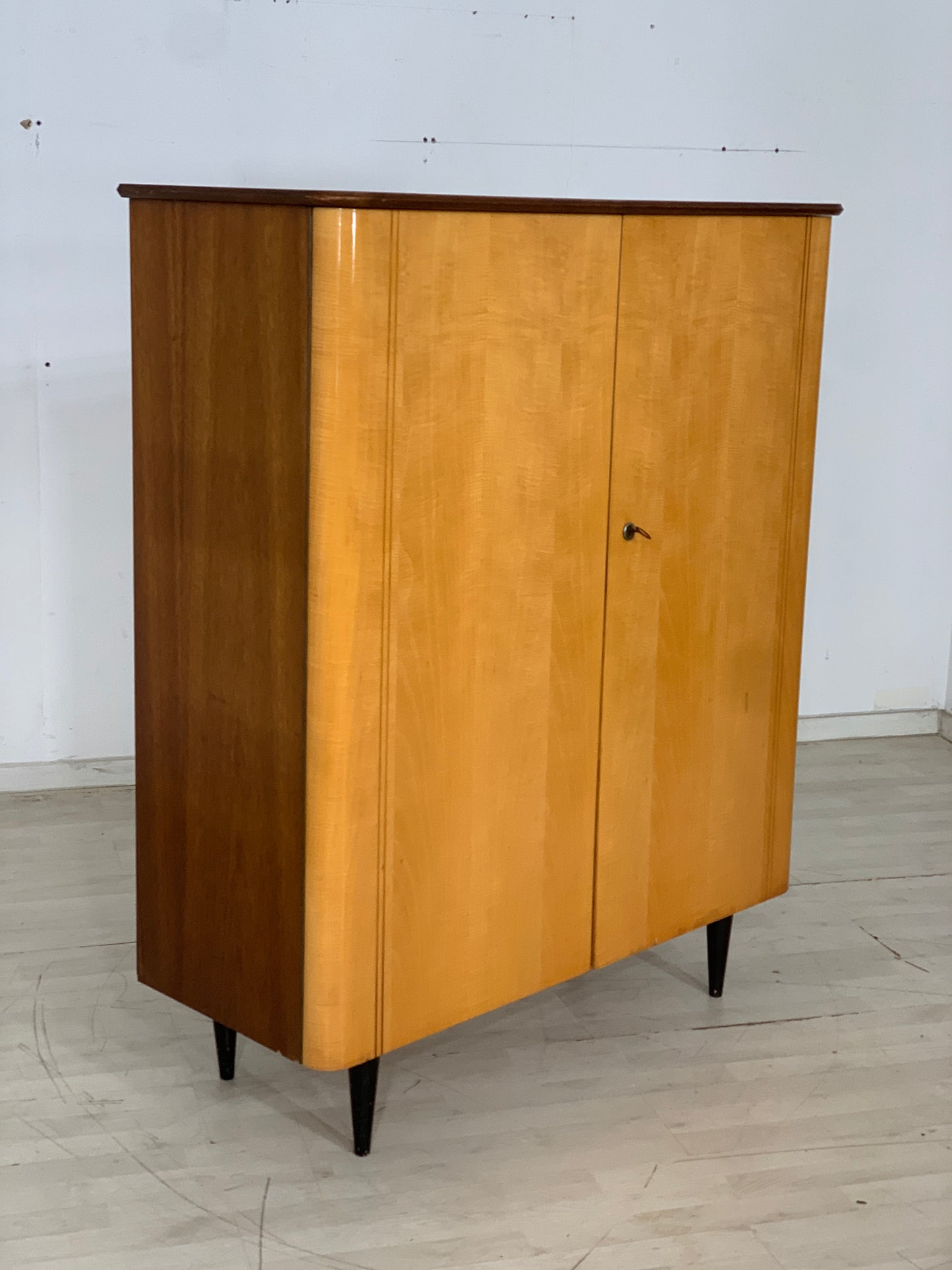 Mid Century Wäscheschrank Schrank Kleiderschrank Vintage