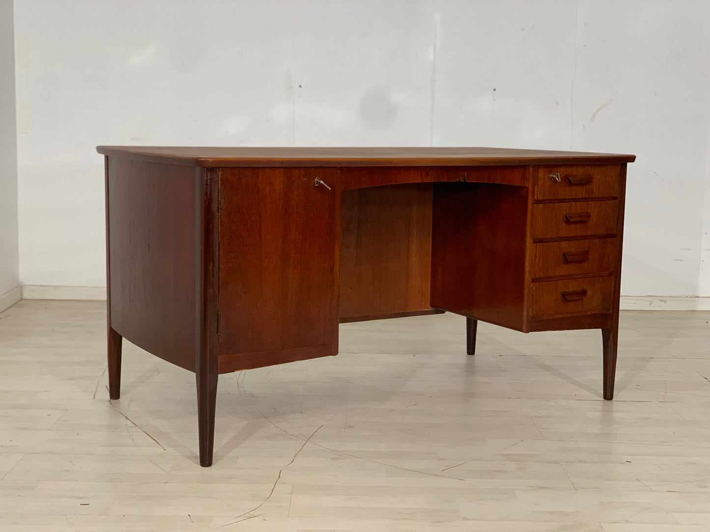 Danish Teak Schreibtisch Tisch Desk Vintage