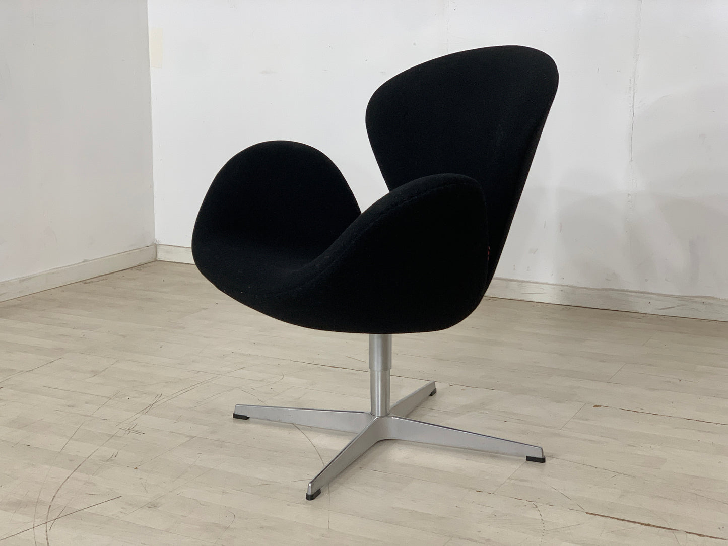 Arne Jacobsen Stuhl Sessel Drehstuhl Drehsessel Wohnzimmersessel Swan Chair