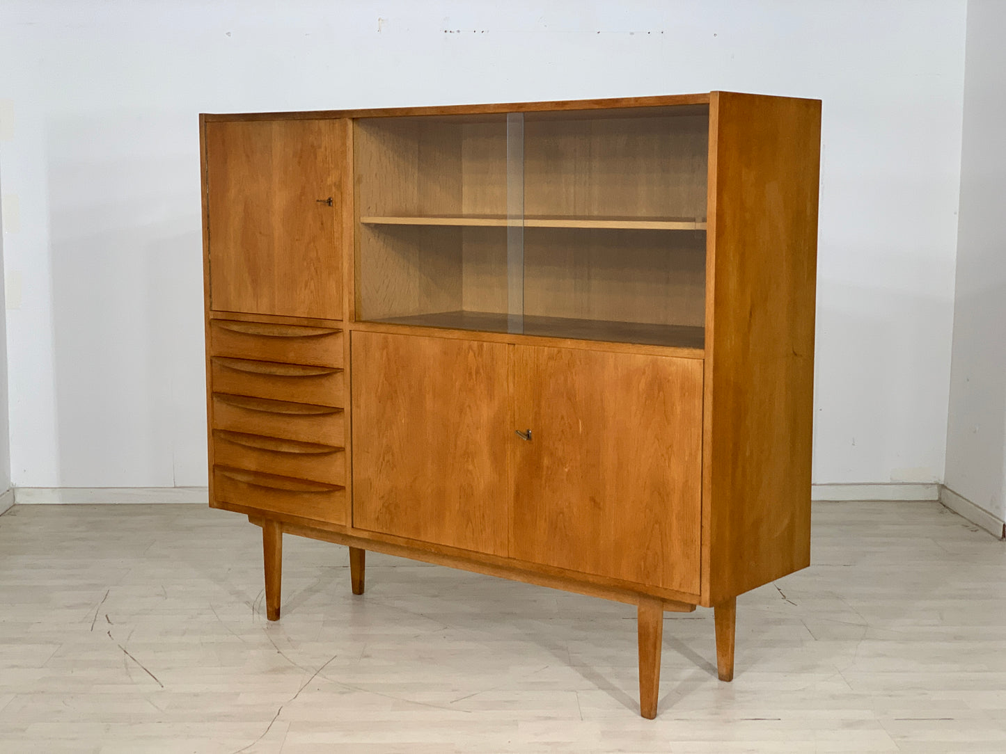 Mid Century Hellerau Highboard Schrank Wohnzimmerschrank Vitrine Vintage