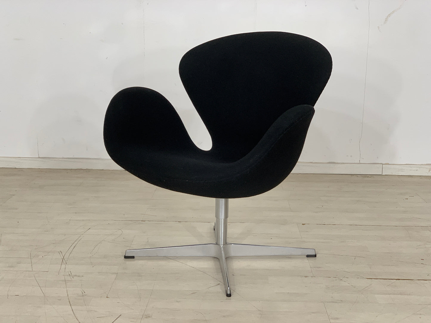 Arne Jacobsen Stuhl Sessel Drehstuhl Drehsessel Wohnzimmersessel Swan Chair