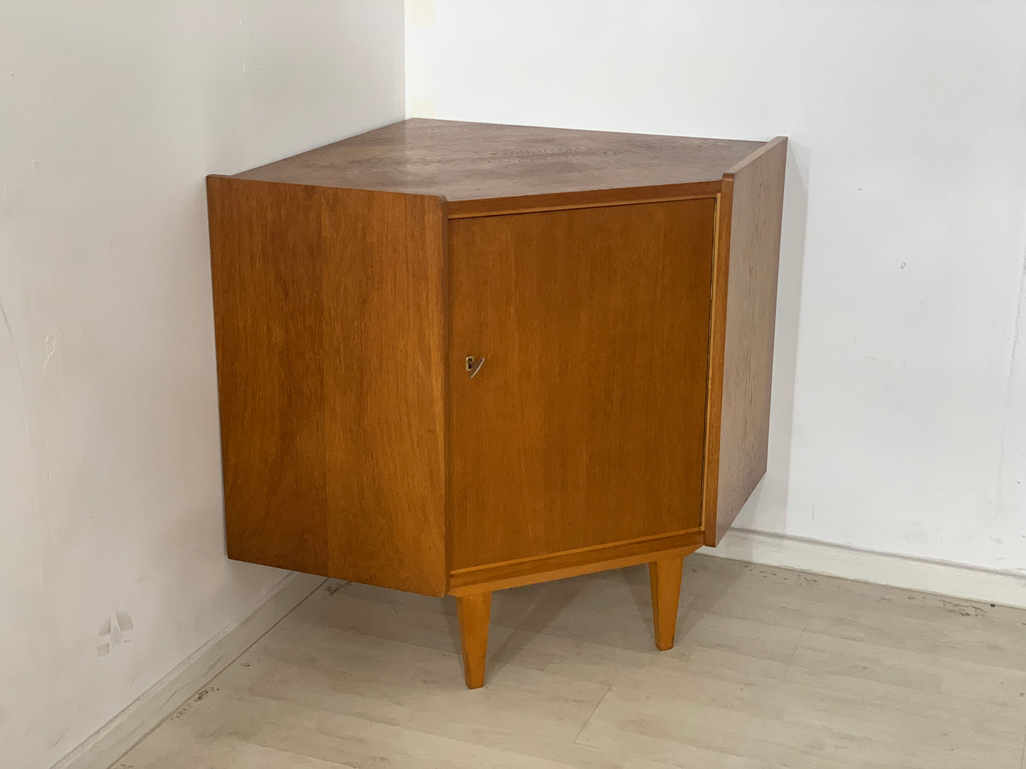 Mid Century Eckschrank Schrank Kommode Vintage