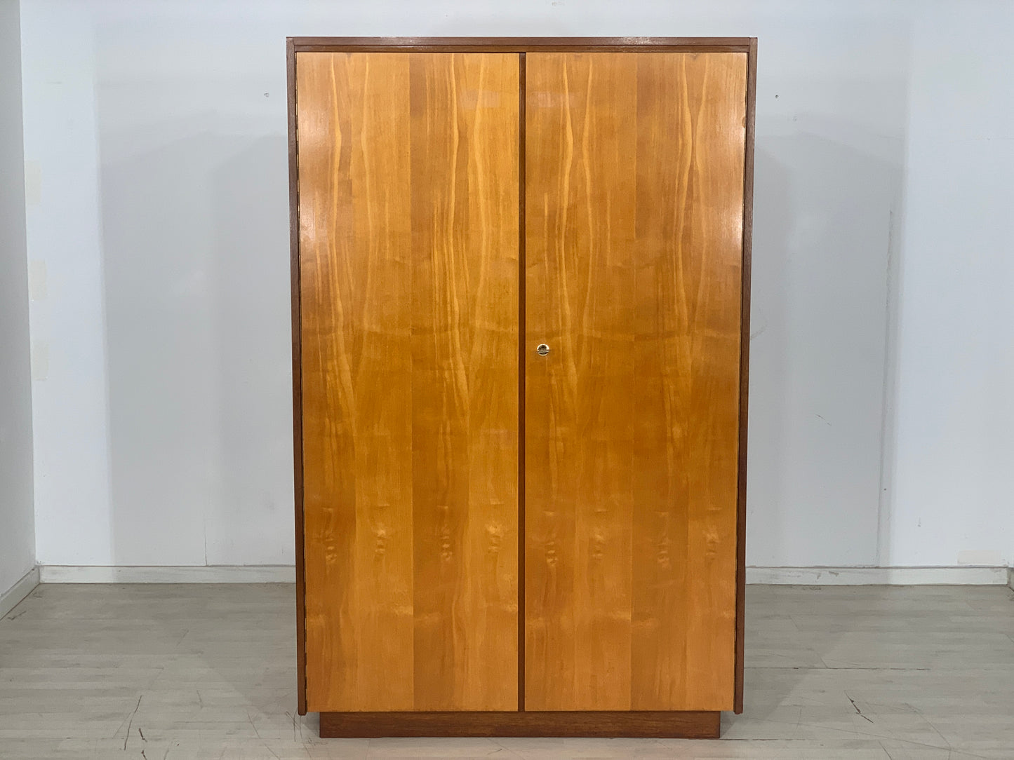 Mid Century Kleiderschrank Schrank Wardrobe Vintage