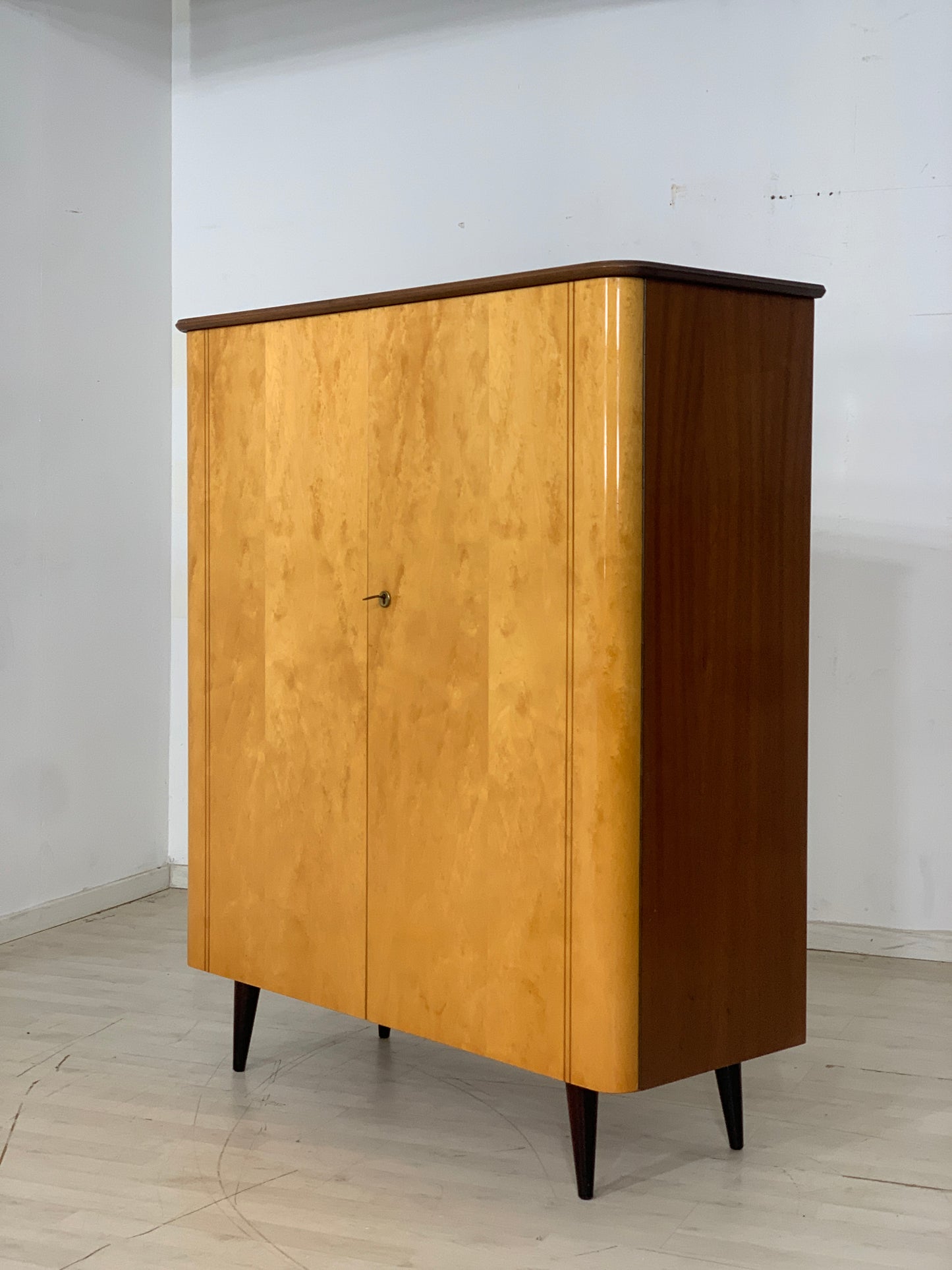 Mid Century Wäscheschrank Schrank Kleiderschrank Vintage