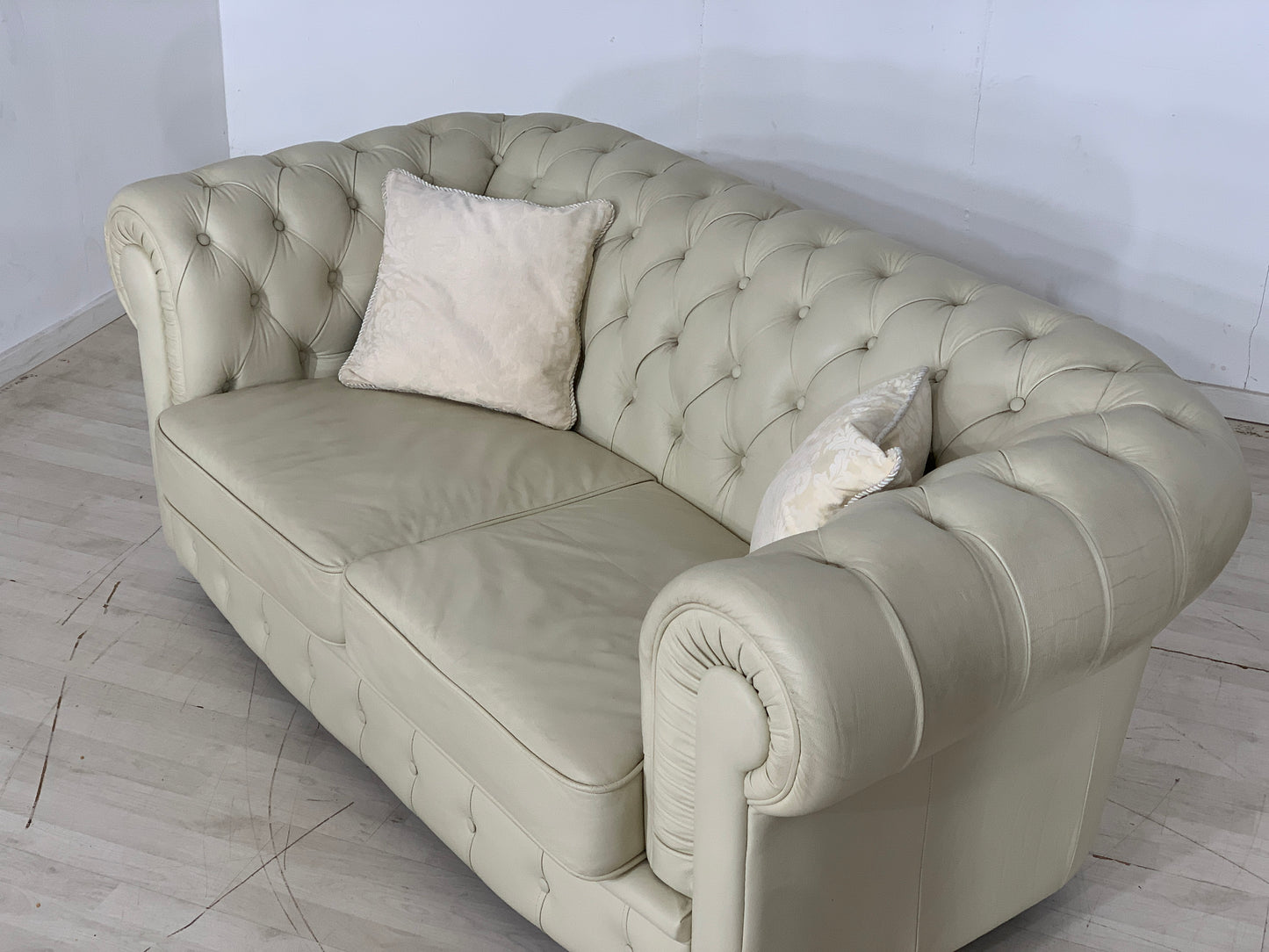 Chesterfield Sofa Couch Leder Beige Vintage