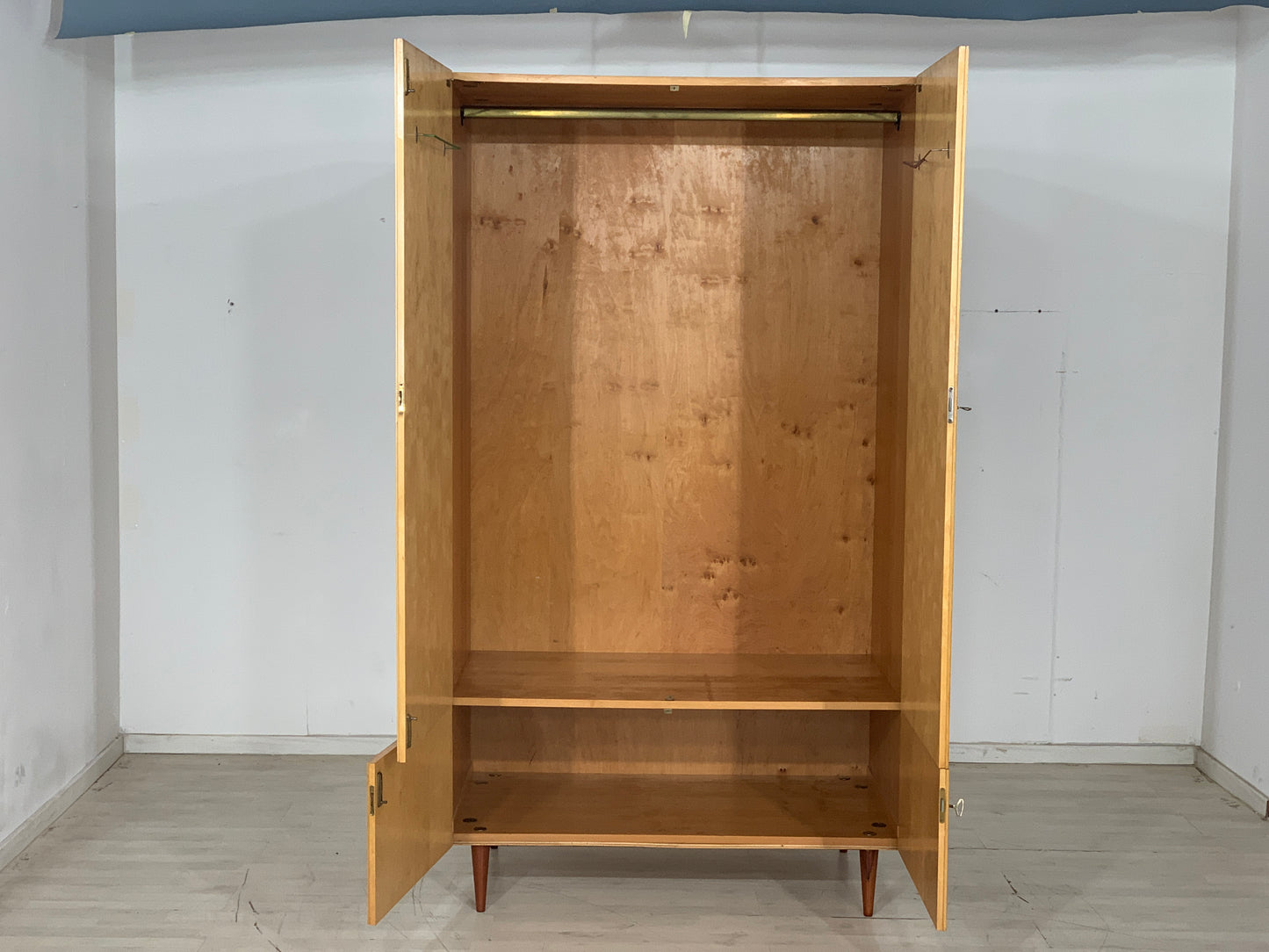 Mid Century Kleiderschrank Schrank Wardrobe Vintage