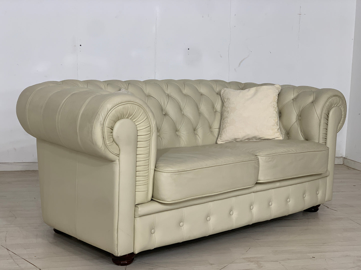 Chesterfield Sofa Couch Leder Beige Vintage