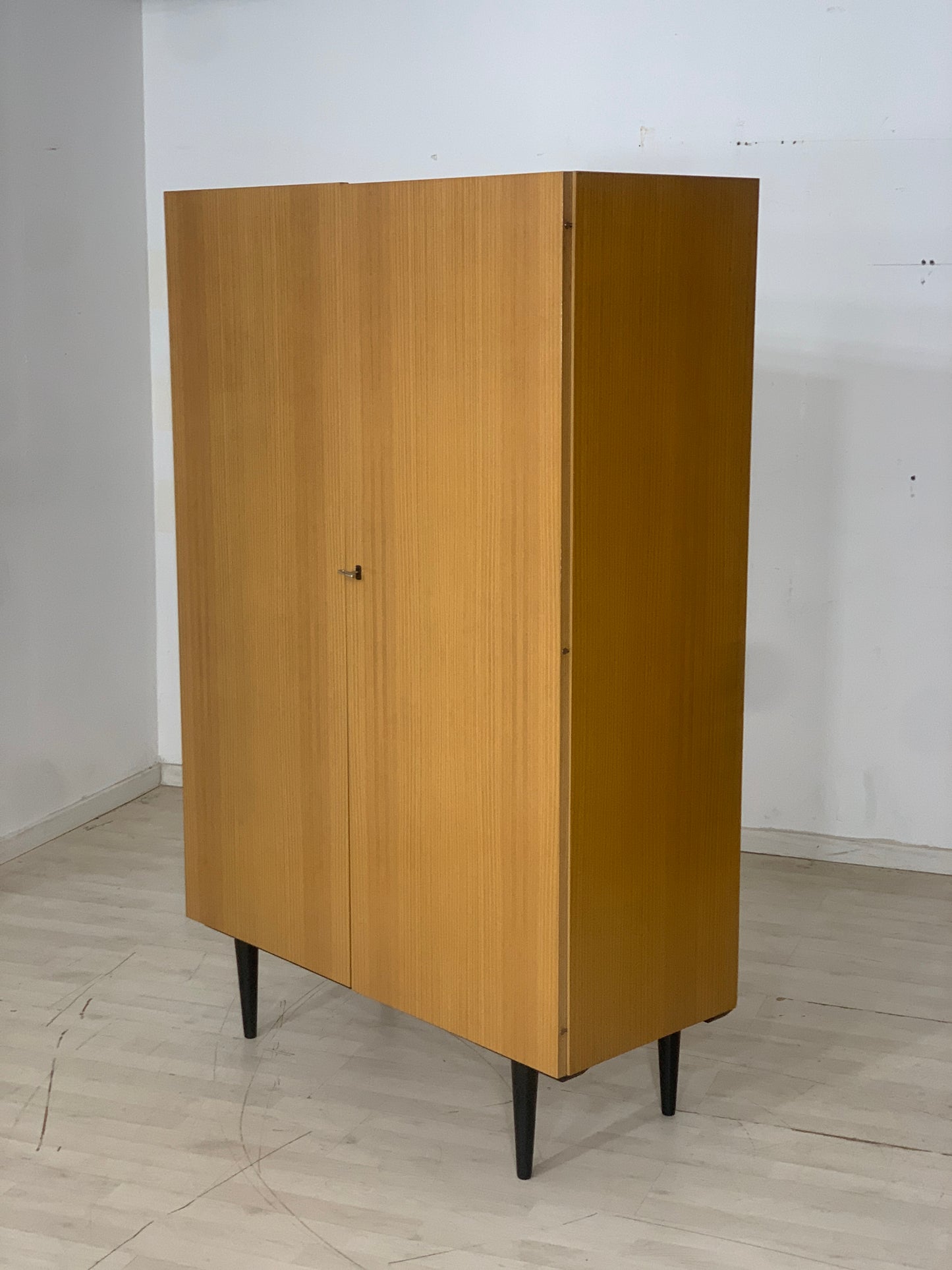 Mid Century Wäscheschrank Schrank Kleiderschrank Vintage