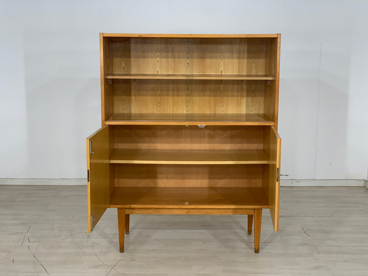 Mid Century Hellerau Highboard Schrank Vitrine Serie 602