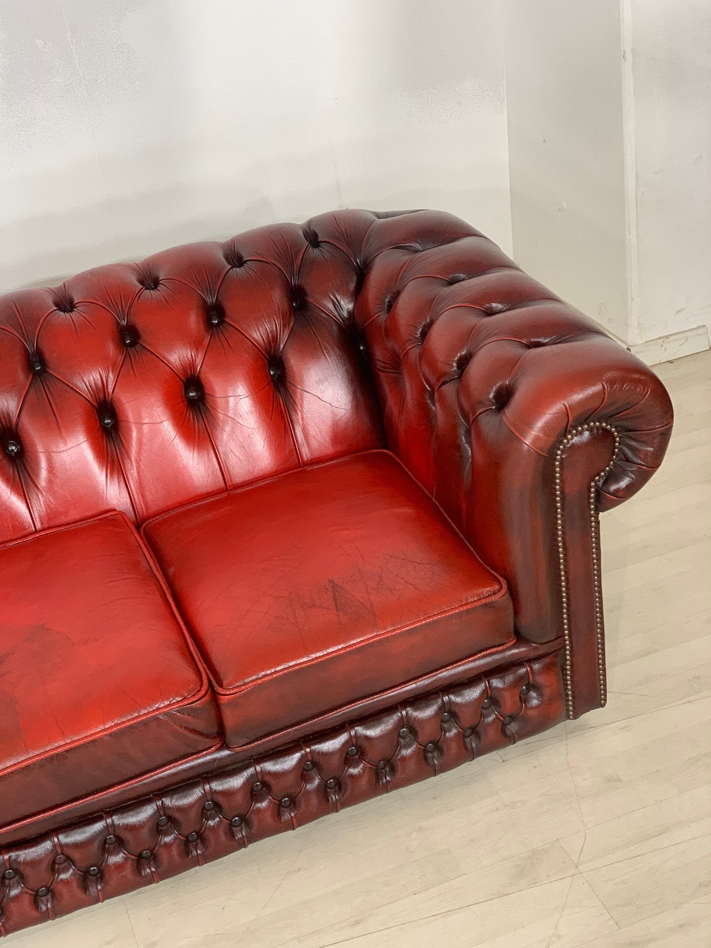 Original Chesterfield Couch Sofa 3-Sitzer Ledercouch Oxblood