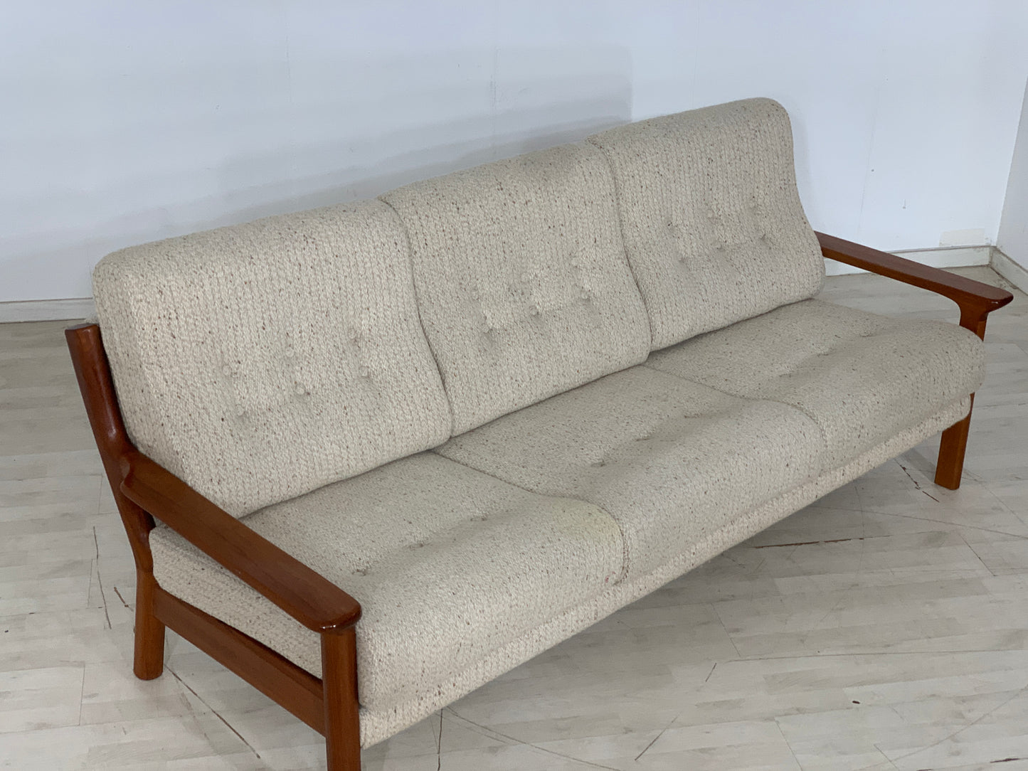 DANISH TEAK SOFA COUCH DYRLUND VINTAGE