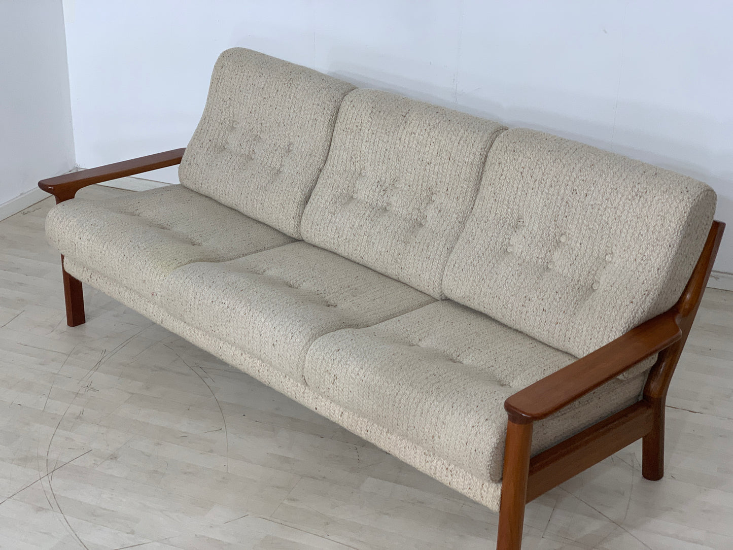 DANISH TEAK SOFA COUCH DYRLUND VINTAGE