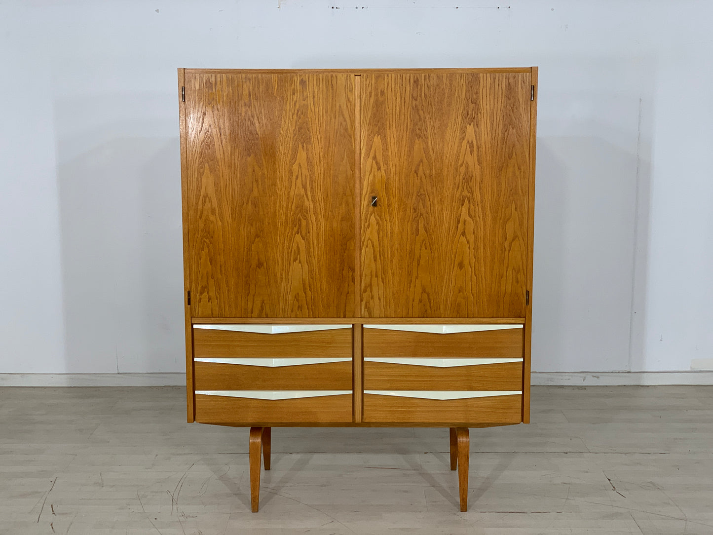 Mid Century Wäscheschrank Schrank Kleiderschrank Serie 427/N