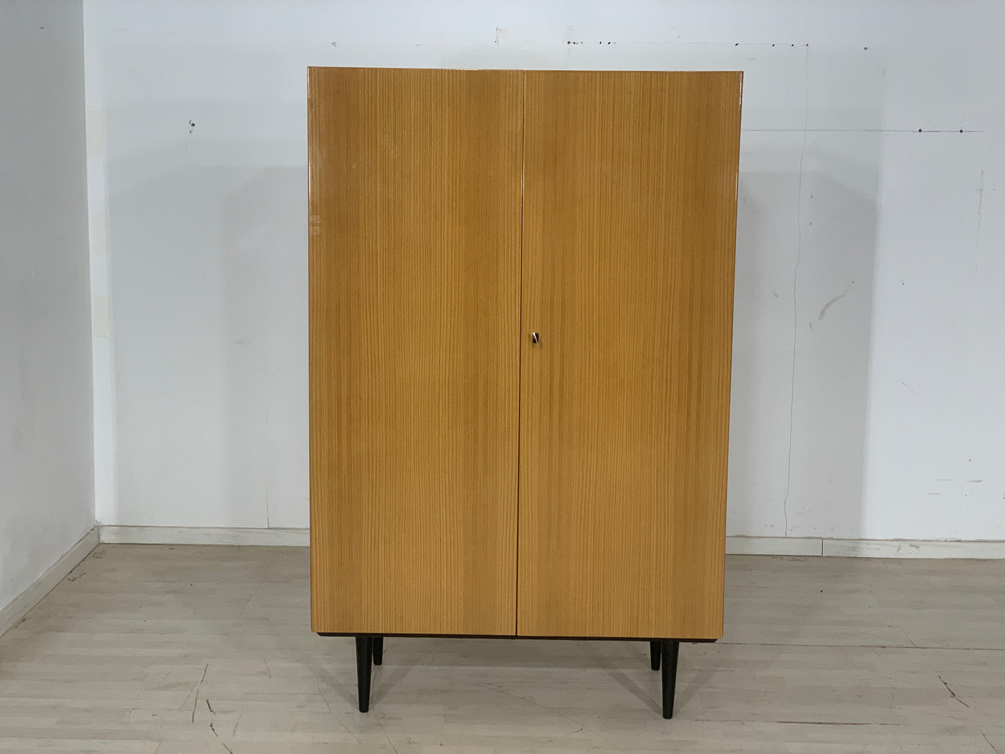 Mid Century Wäscheschrank Schrank Kleiderschrank Vintage