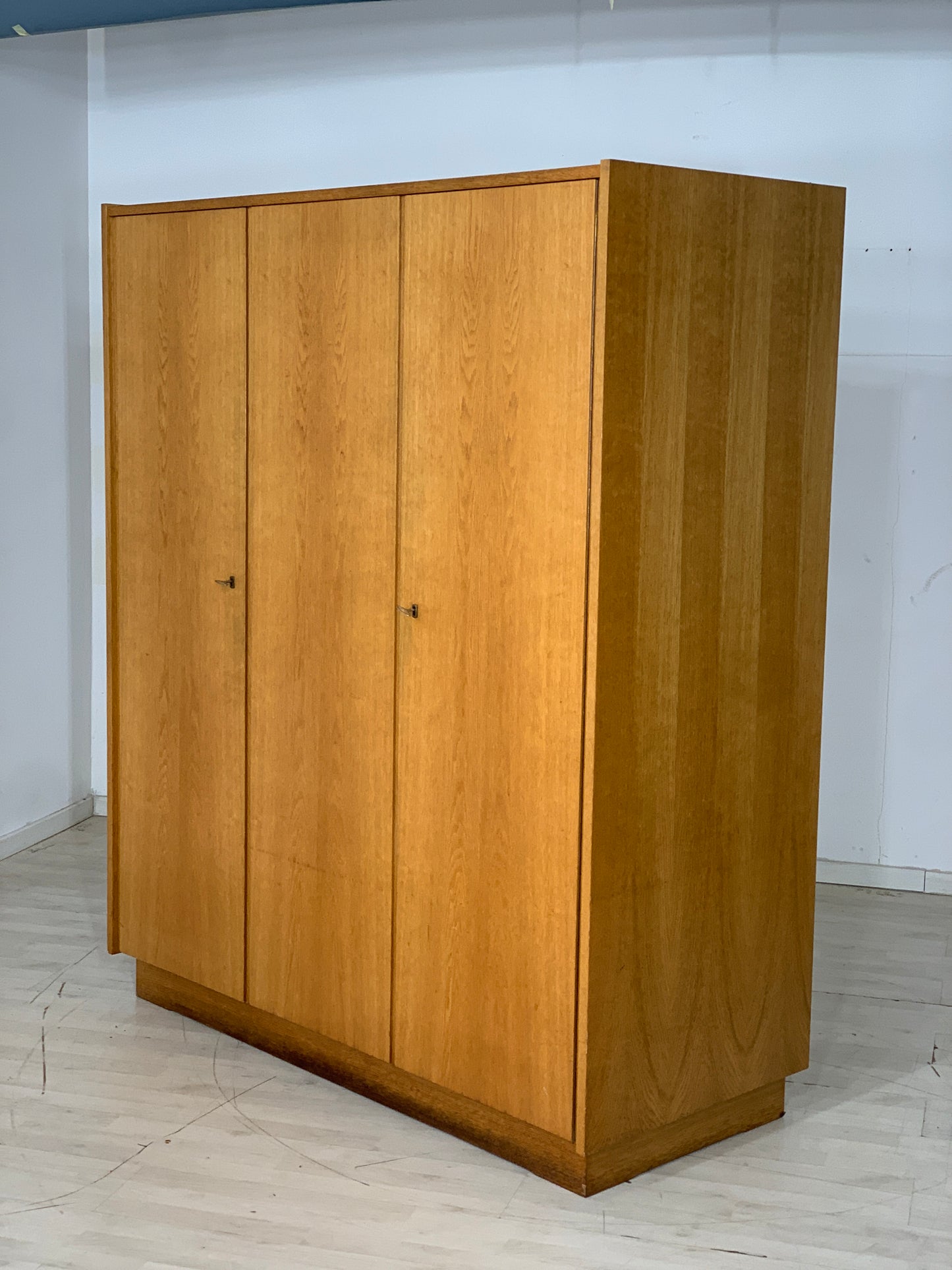 Mid Century Kleiderschrank Schrank Wardrobe Vintage