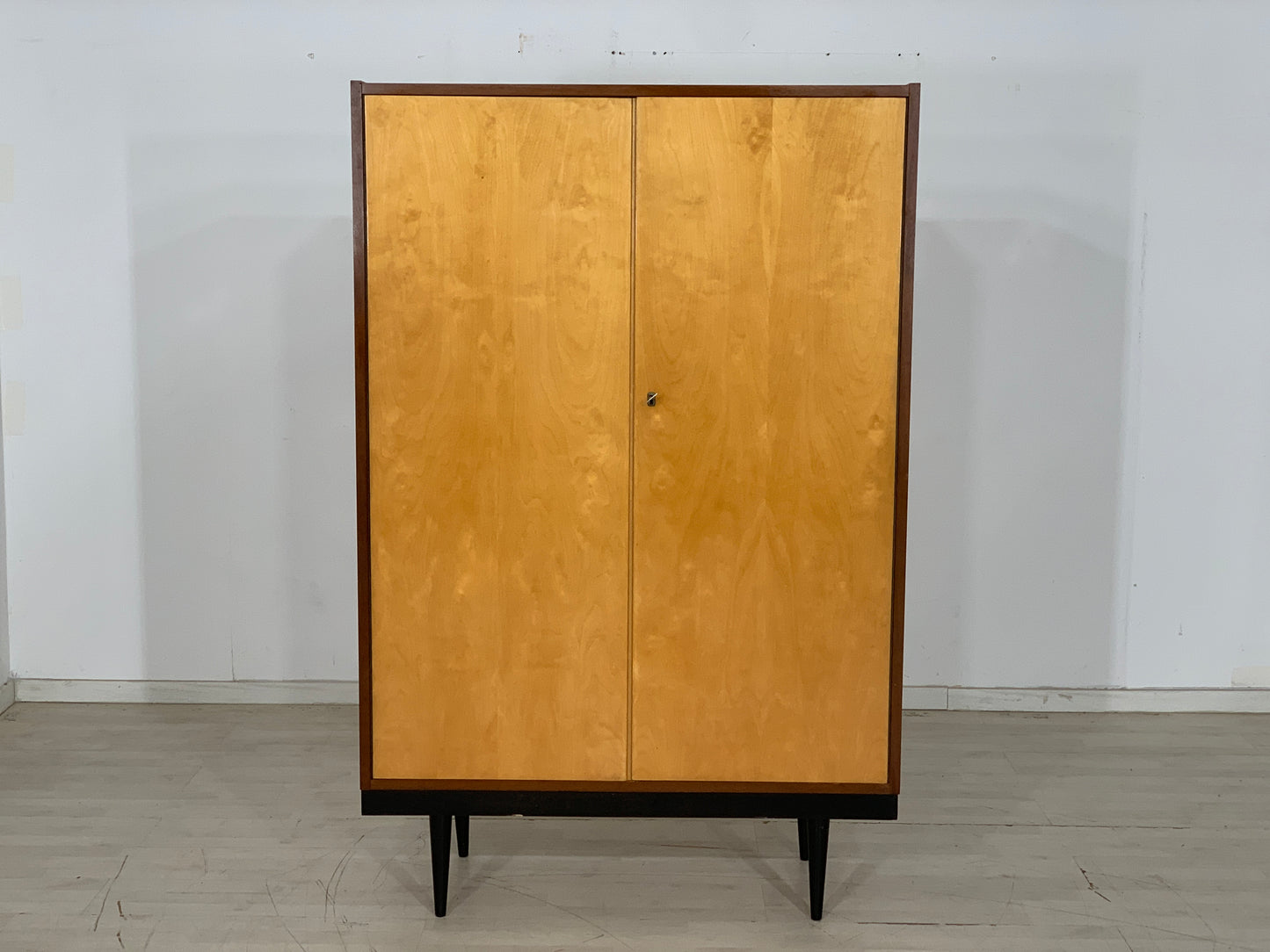 Mid Century Wäscheschrank Schrank Kleiderschrank Vintage