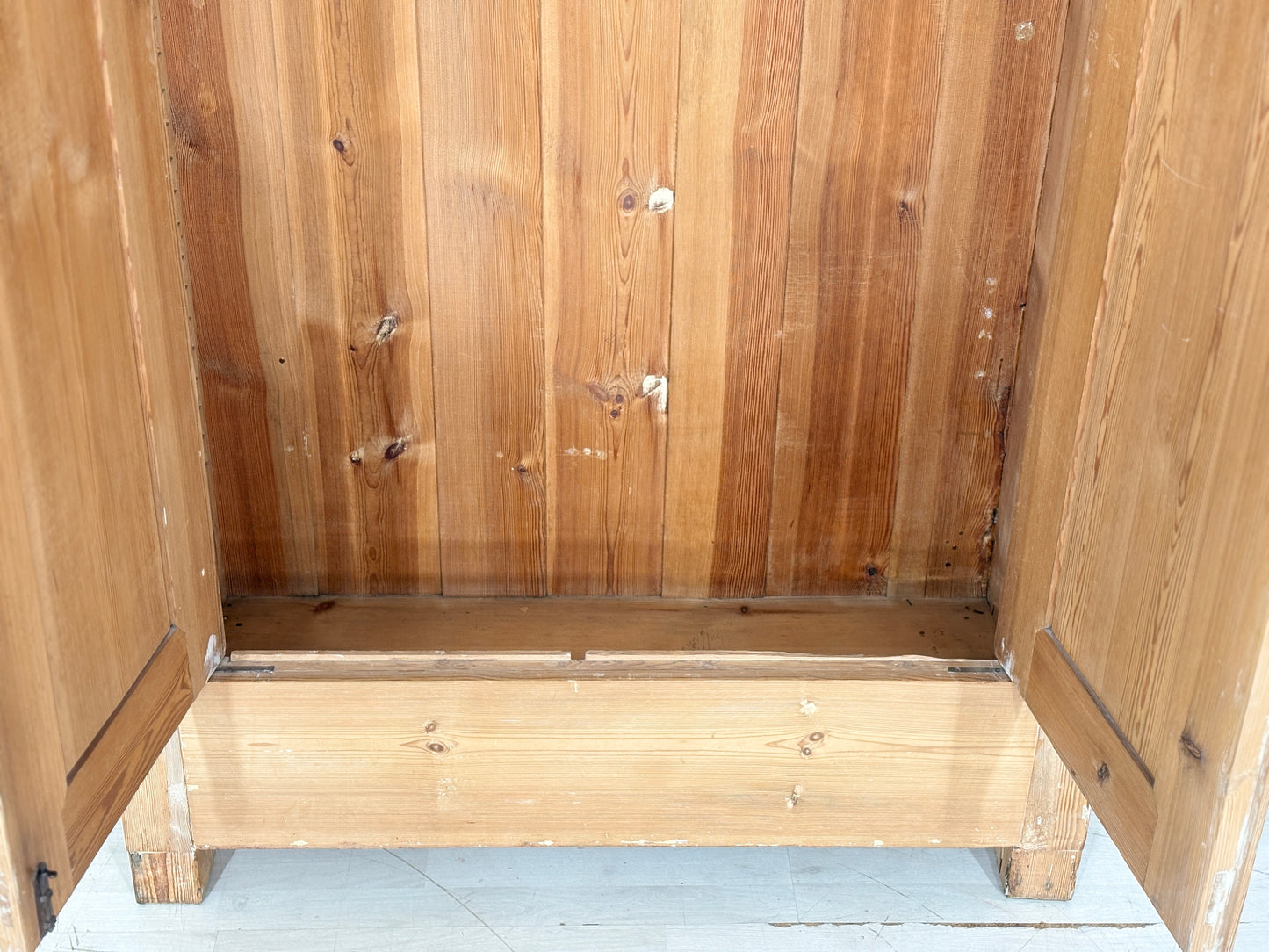 Gründerzeit Holz Schrank Kleiderschrank Wäscheschrank um 1900