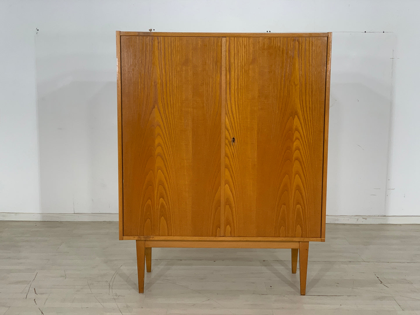 Mid Century Hellerau Wäscheschrank Schrank Wardrobe Vintage