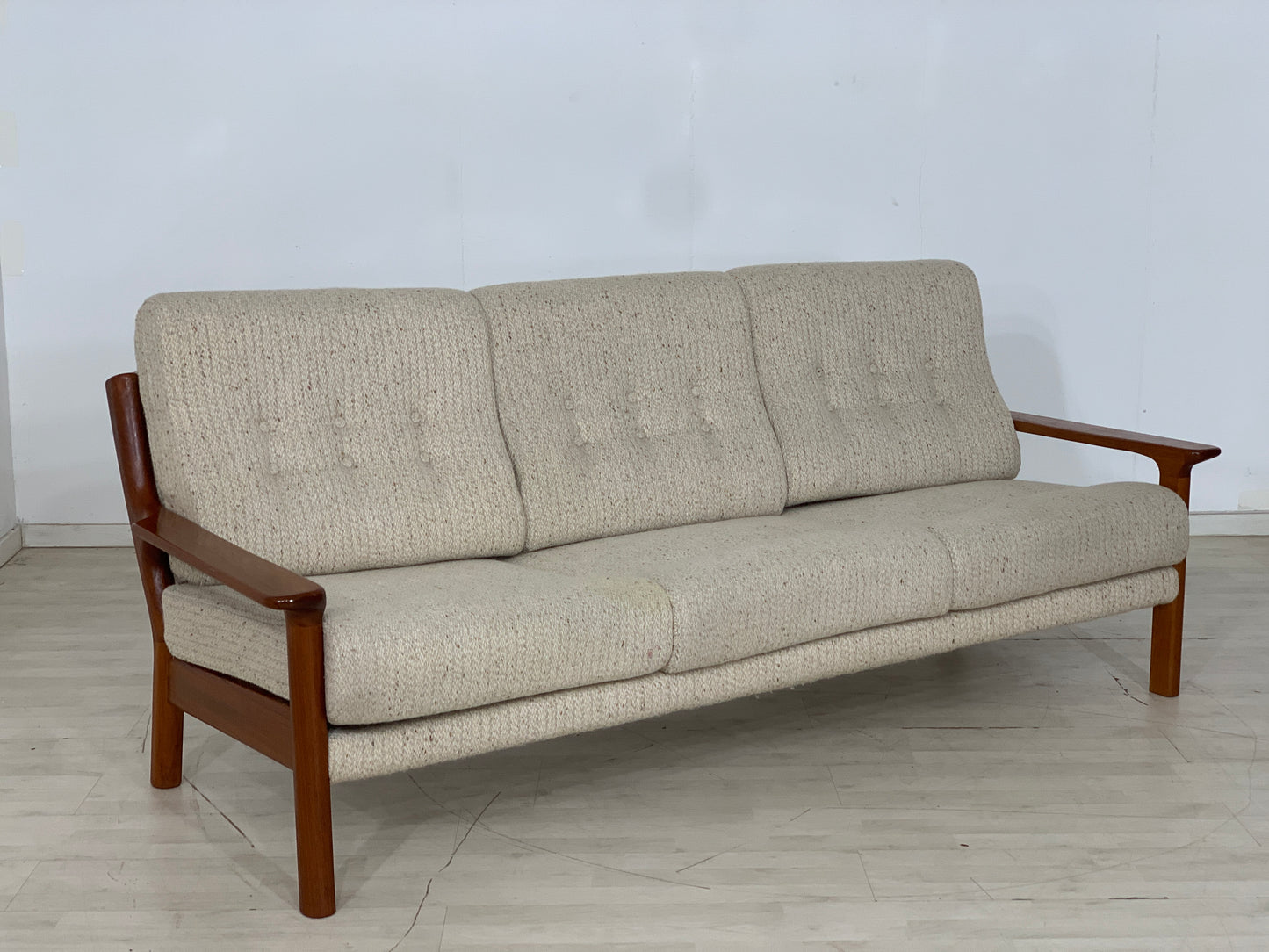 DANISH TEAK SOFA COUCH DYRLUND VINTAGE