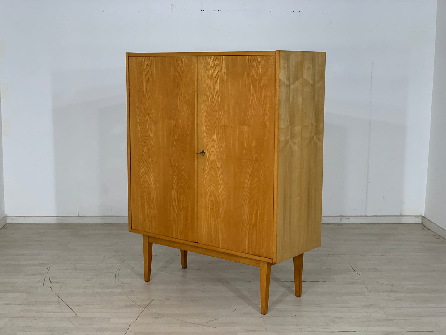 Mid Century Wäscheschrank Schrank Kleiderschrank Serie 602/B