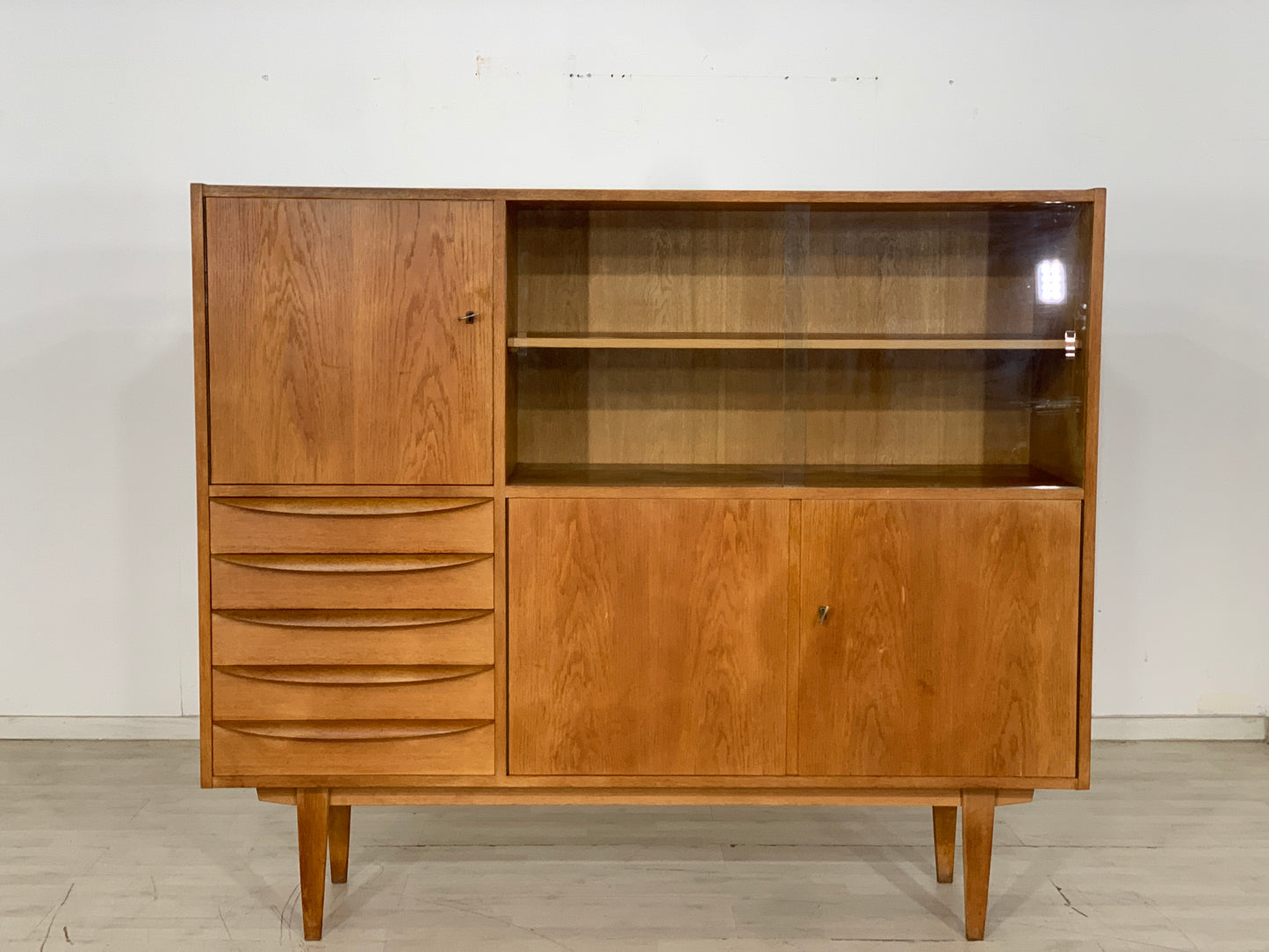 Mid Century Hellerau Highboard Schrank Wohnzimmerschrank Vitrine Vintage