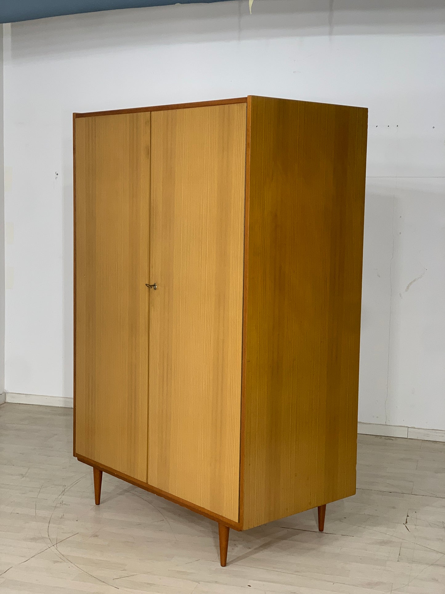 Mid Century Kleiderschrank Schrank Wardrobe Vintage