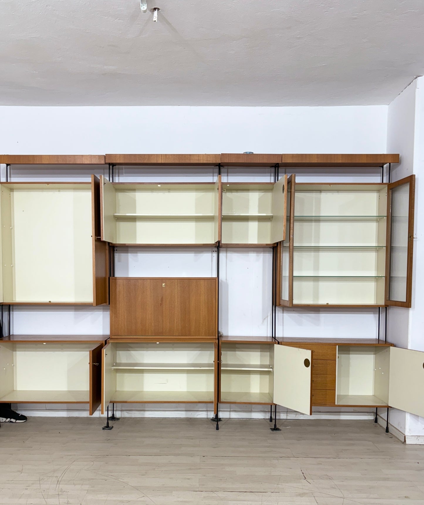 Omnia Regalsystem Wohnwand Wandregal von Ernst Dieter Hilker (1960)