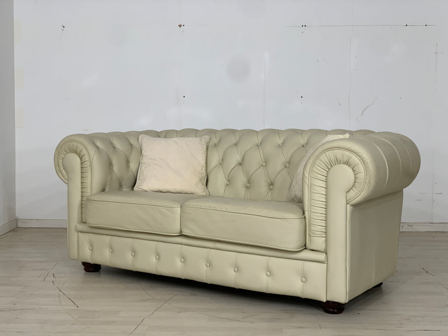 Chesterfield Sofa Couch Leder Beige Vintage