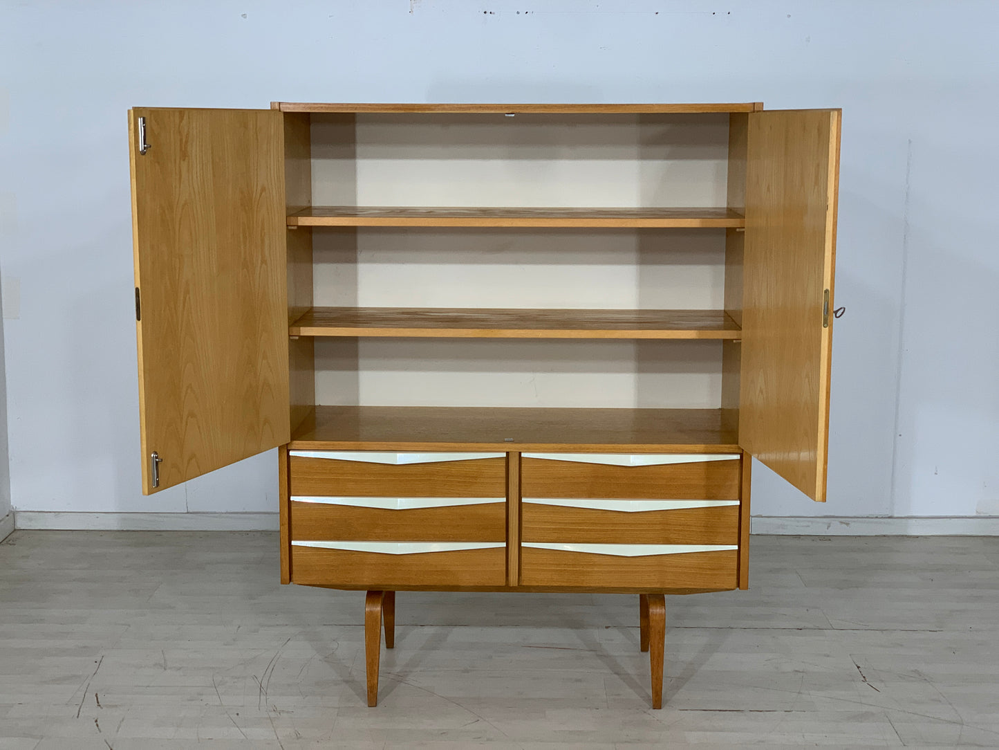 Mid Century Wäscheschrank Schrank Kleiderschrank Serie 427/N