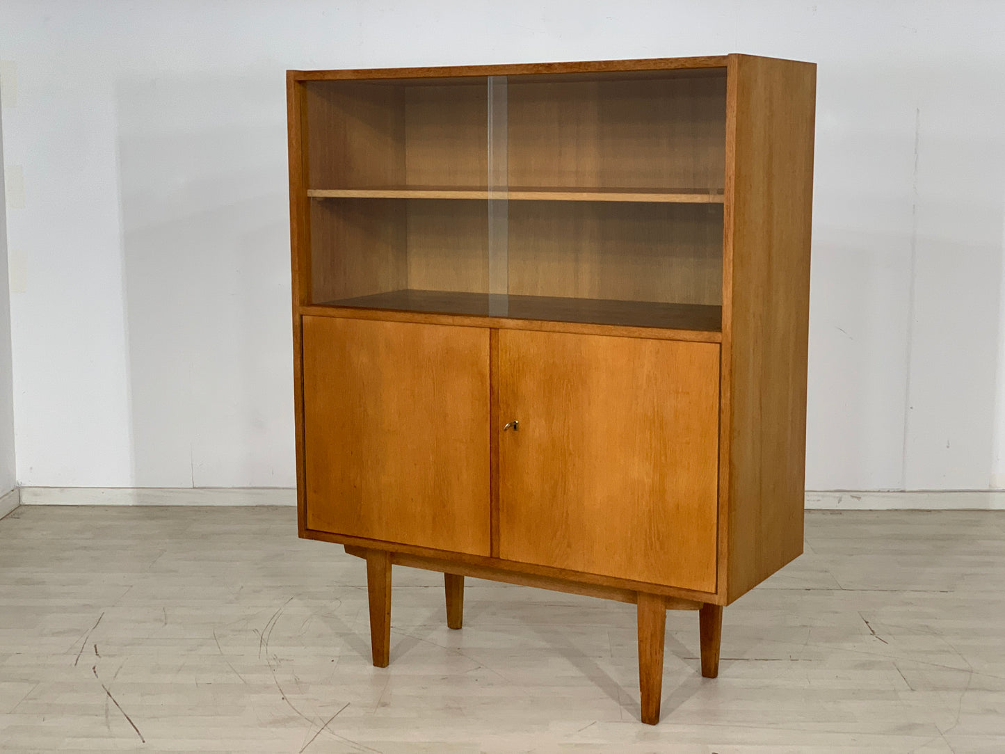 Mid Century Hellerau Highboard Schrank Wohnzimmerschrank Vitrine Vintage