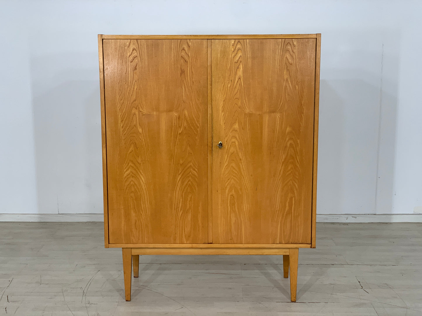 Mid Century Wäscheschrank Schrank Kleiderschrank Serie 602/B